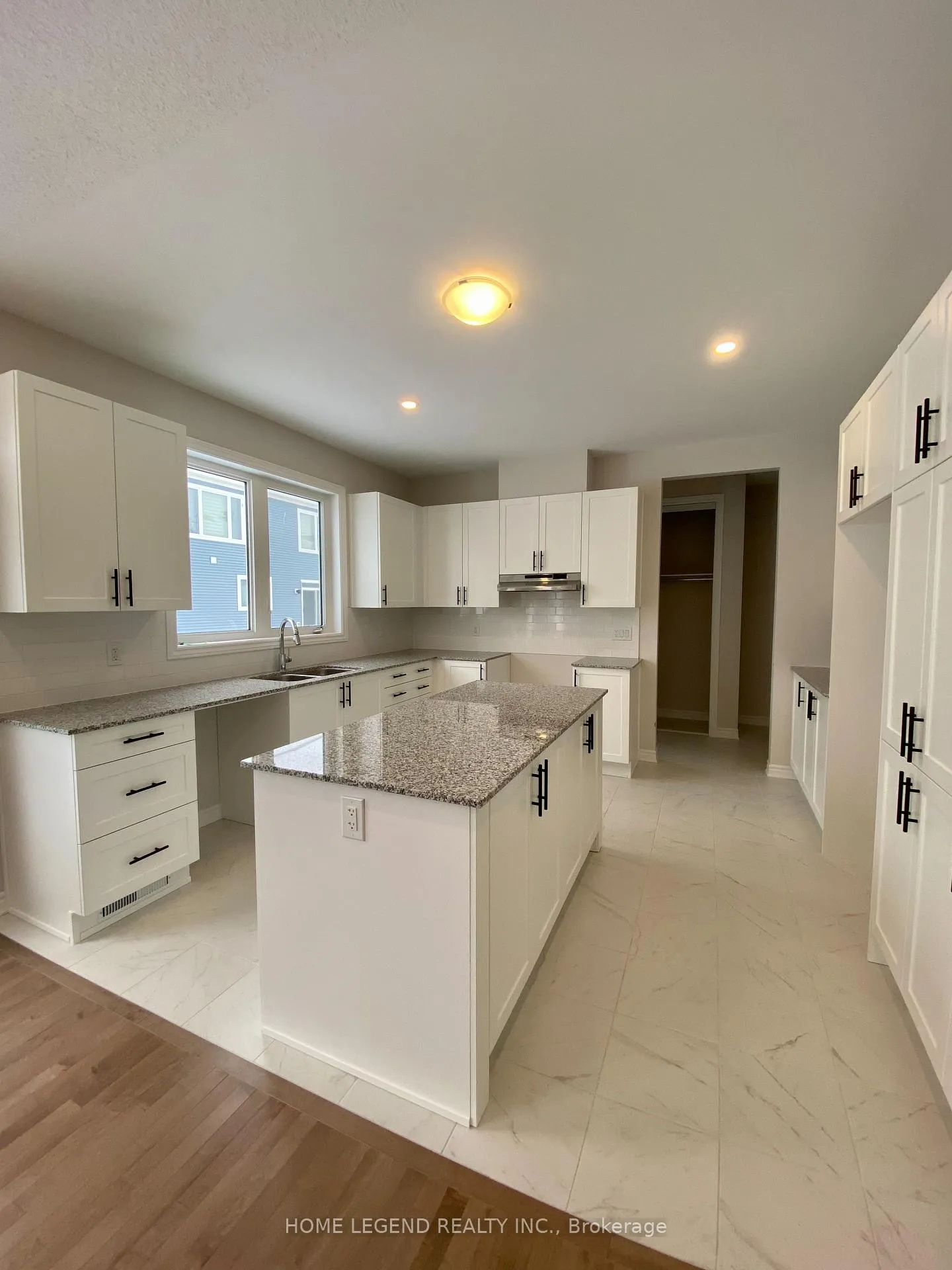 Photo 5 of 1840 Haiku Street, Ottawa, Barrhaven - Half Moon Bay — HOMEH