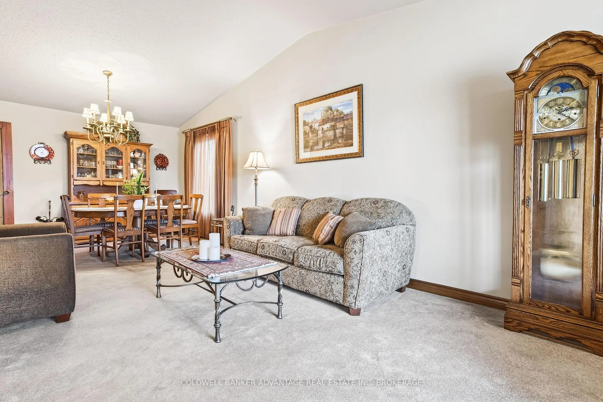 Photo 6 of 41 Adel Drive E, St. Catharines, Carlton/Bunting — HOMEH