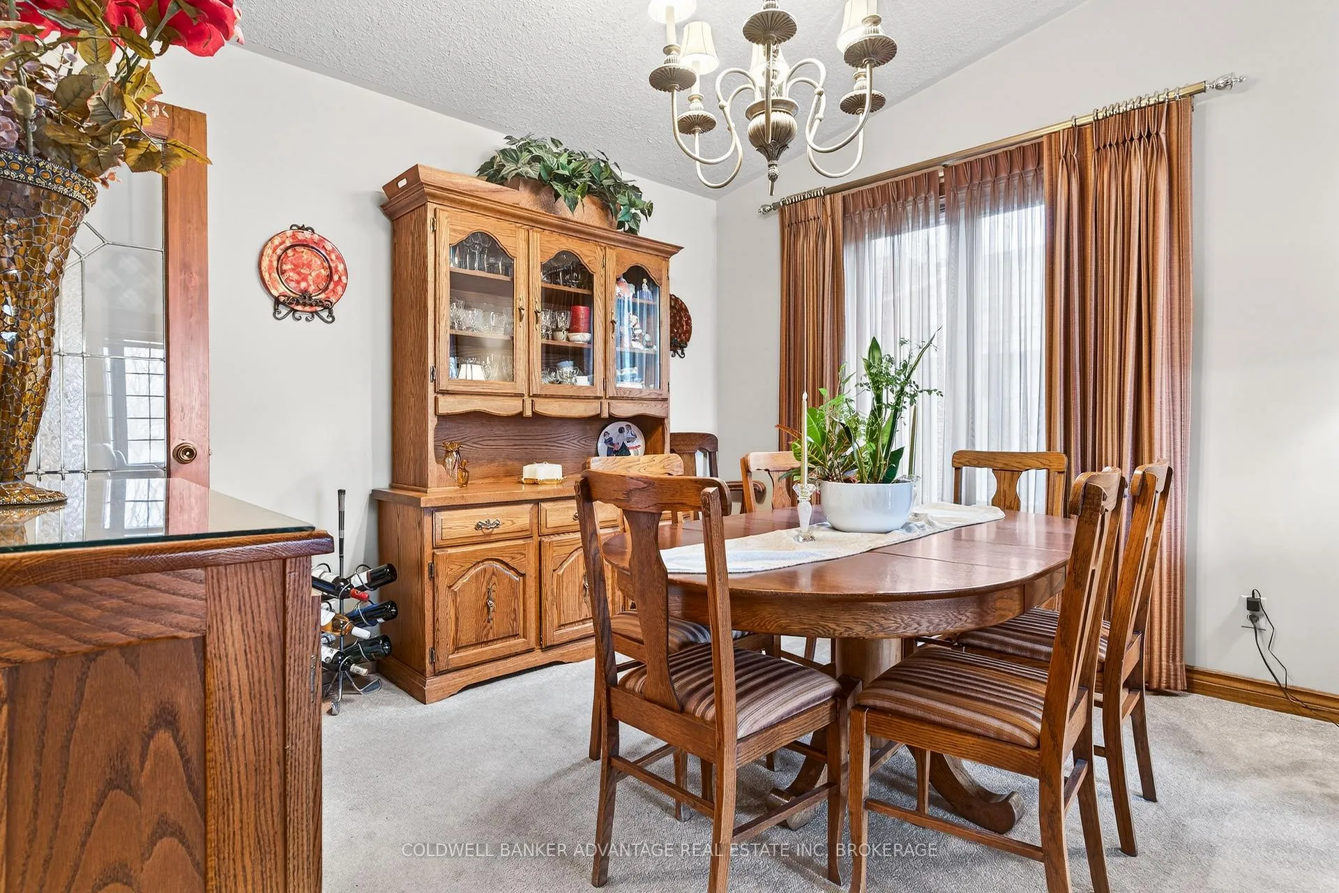 Photo 7 of 41 Adel Drive E, St. Catharines, Carlton/Bunting — HOMEH