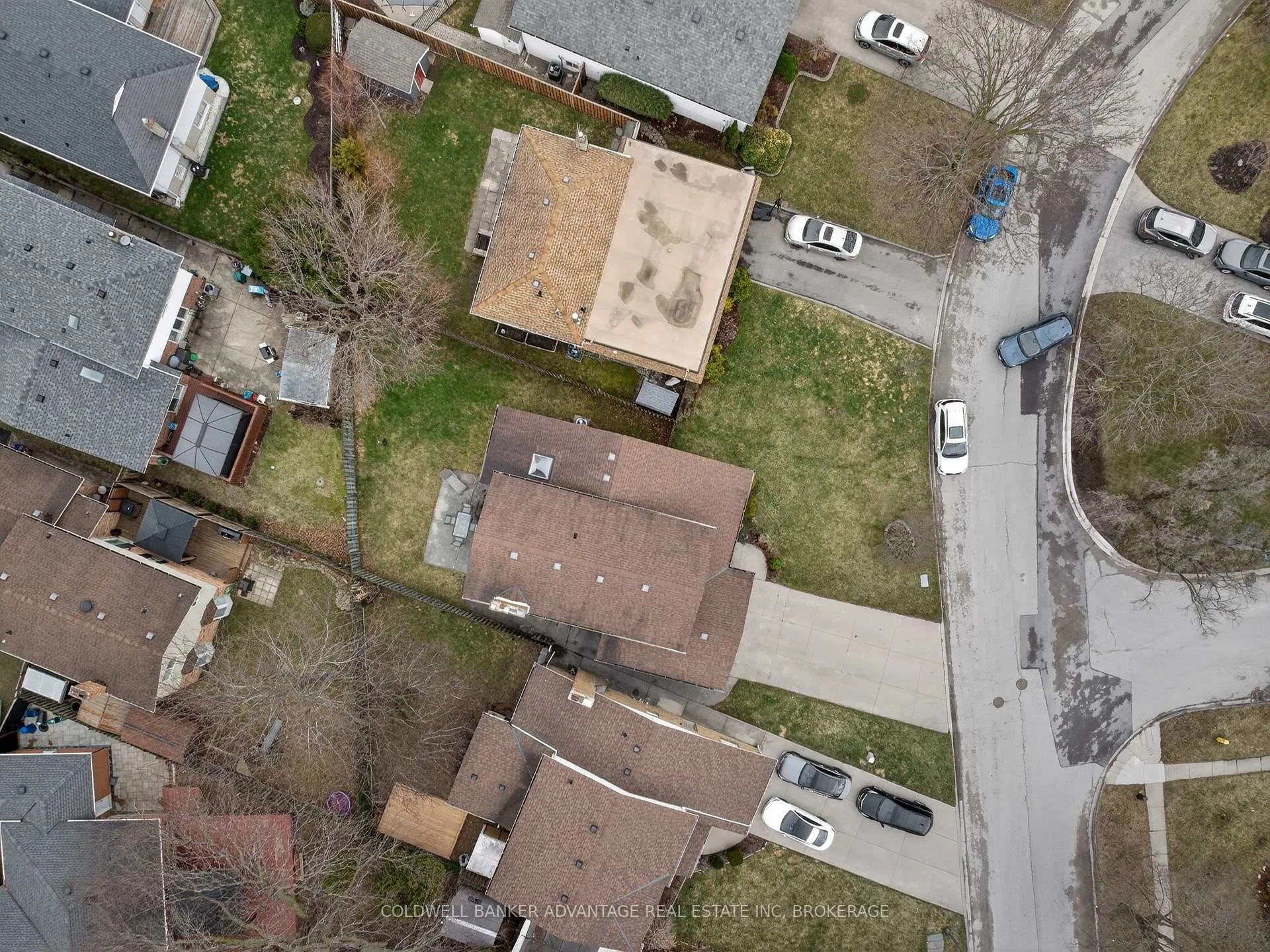 Photo 29 of 41 Adel Drive E, St. Catharines, Carlton/Bunting — HOMEH