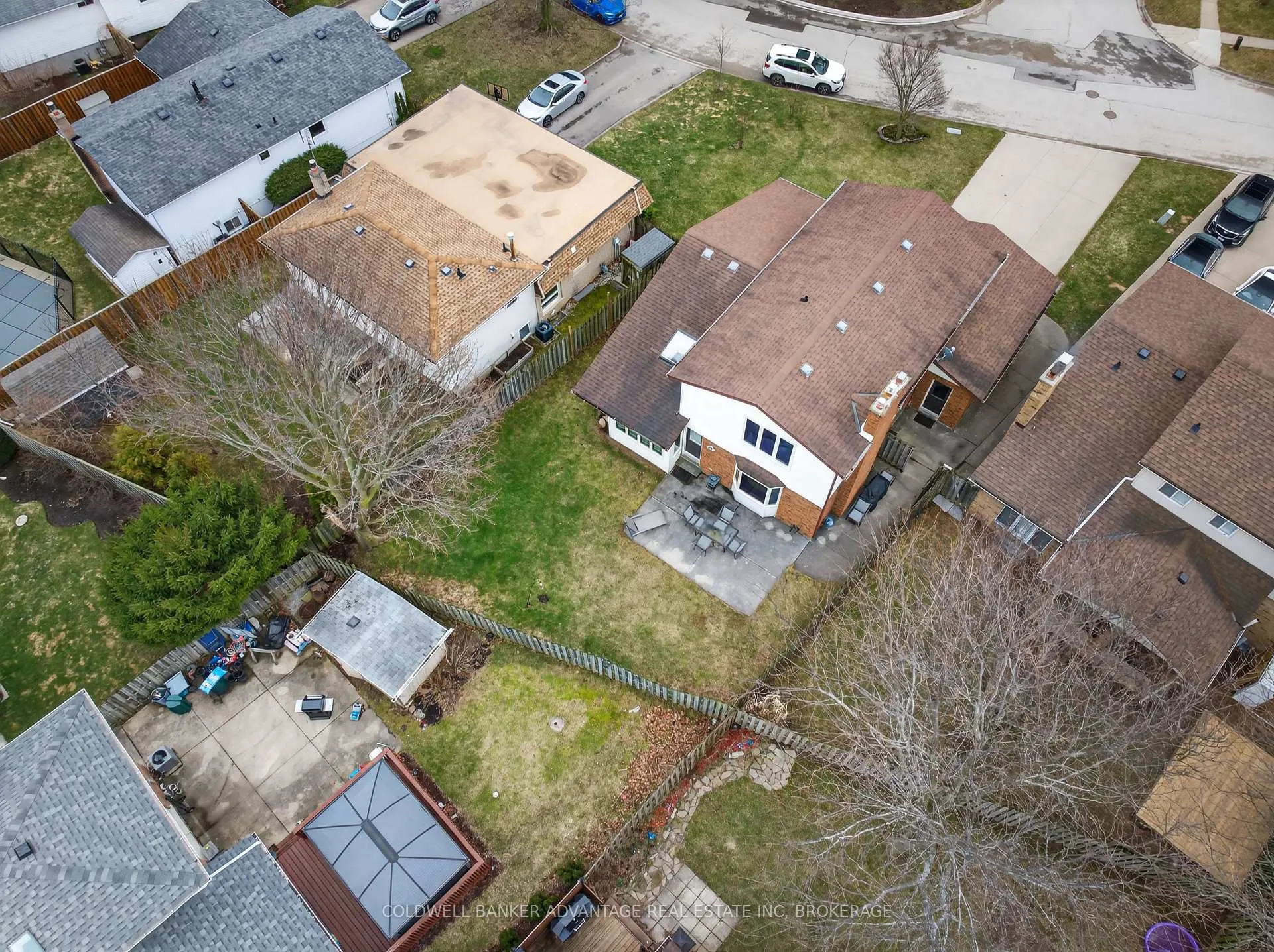 Photo 31 of 41 Adel Drive E, St. Catharines, Carlton/Bunting — HOMEH