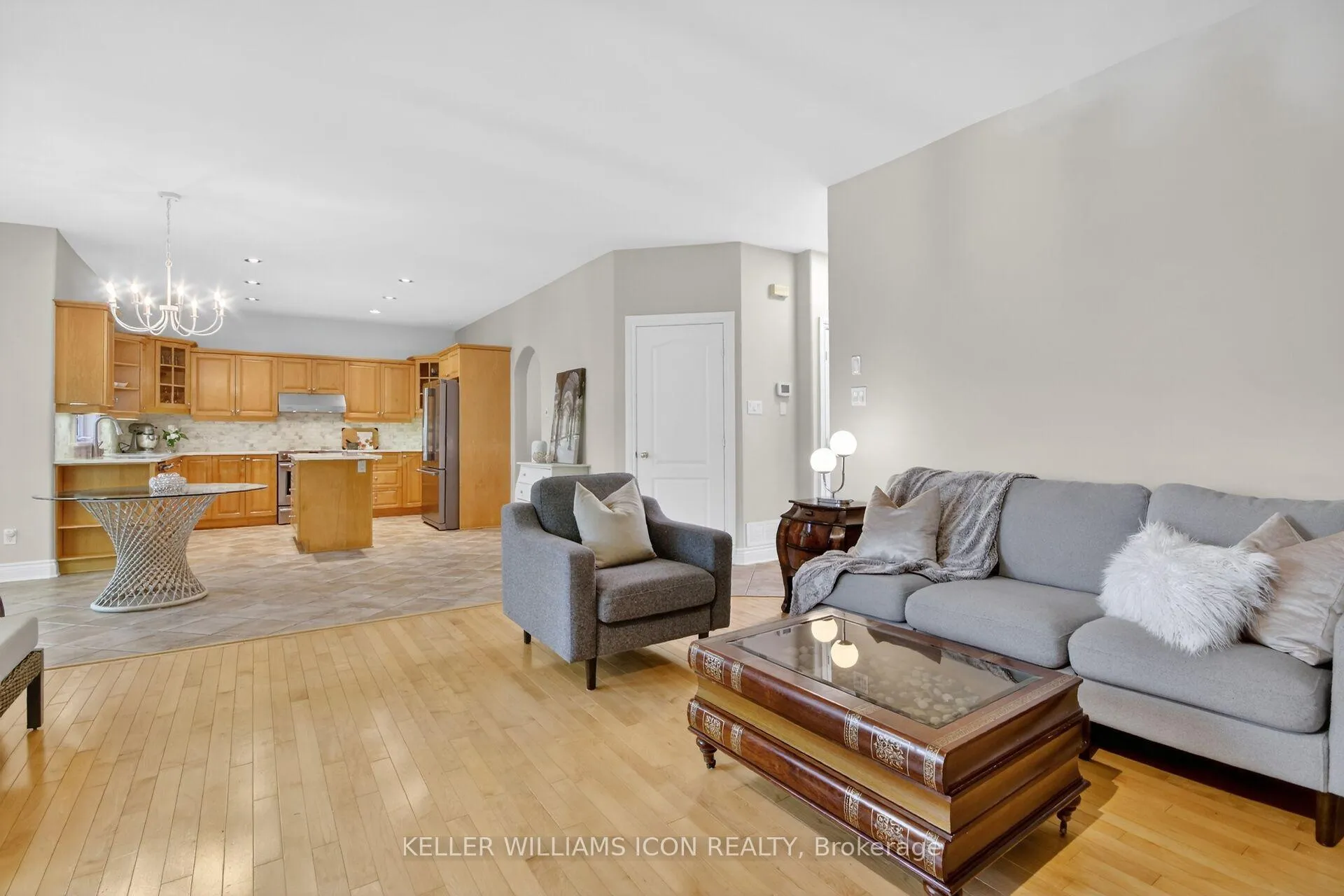 Photo 10 of 136 Shaughnessy Crescent, Ottawa, Kanata - Kanata Lakes/Heritage Hills — HOMEH