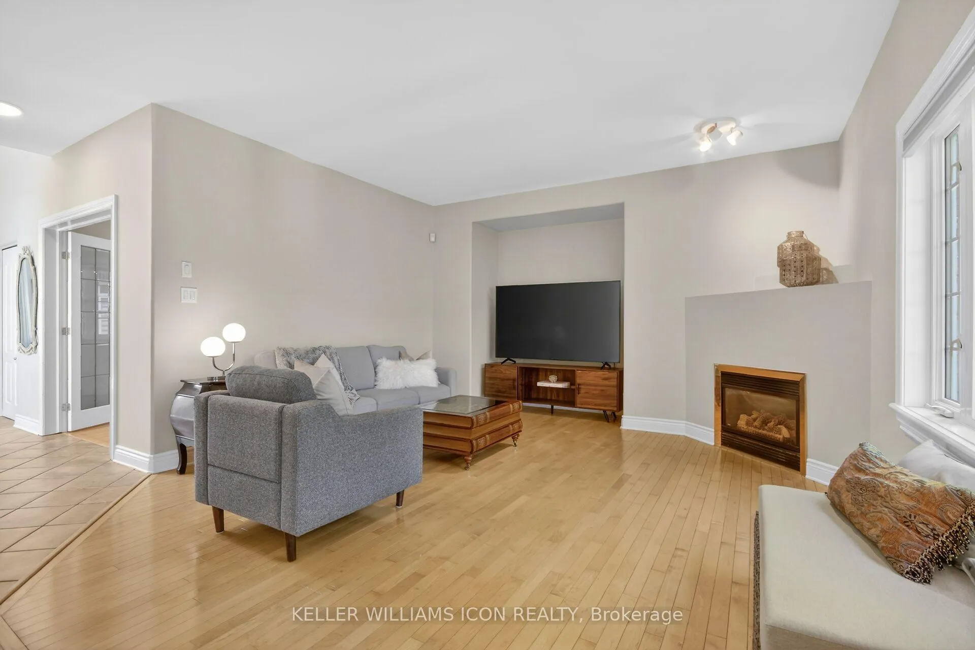 Photo 12 of 136 Shaughnessy Crescent, Ottawa, Kanata - Kanata Lakes/Heritage Hills — HOMEH