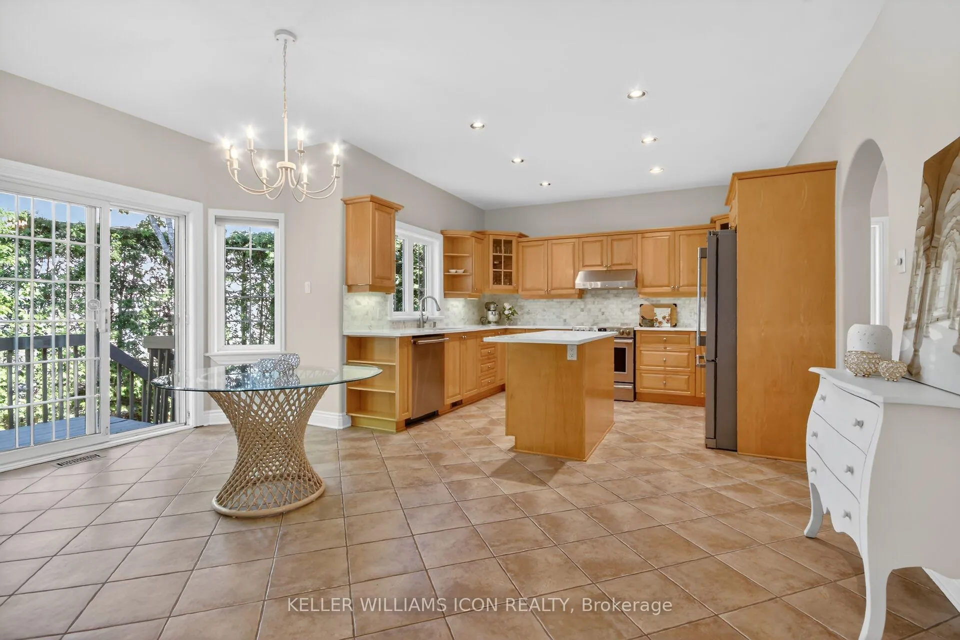 Photo 14 of 136 Shaughnessy Crescent, Ottawa, Kanata - Kanata Lakes/Heritage Hills — HOMEH