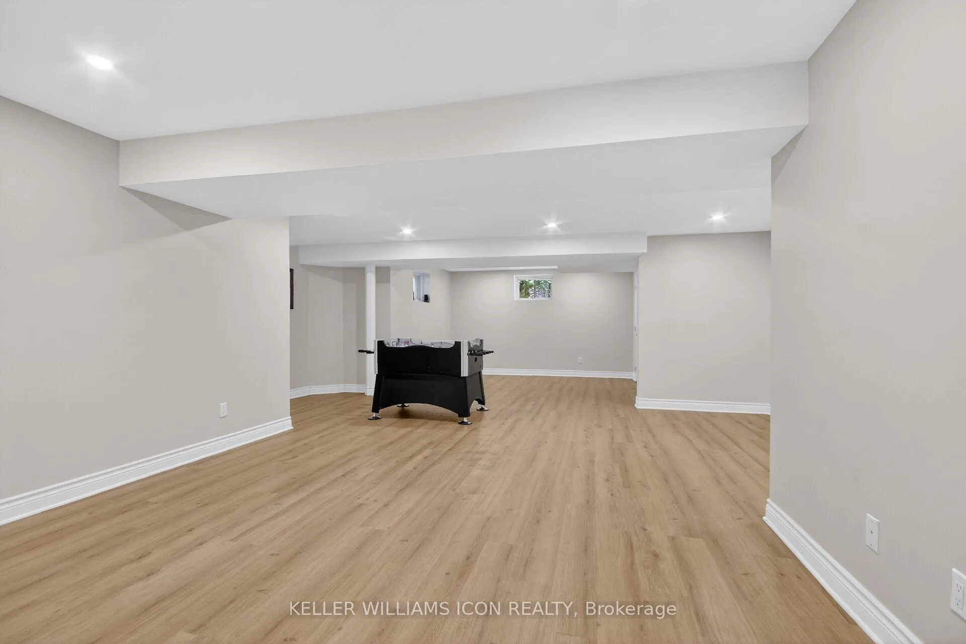 Photo 33 of 136 Shaughnessy Crescent, Ottawa, Kanata - Kanata Lakes/Heritage Hills — HOMEH