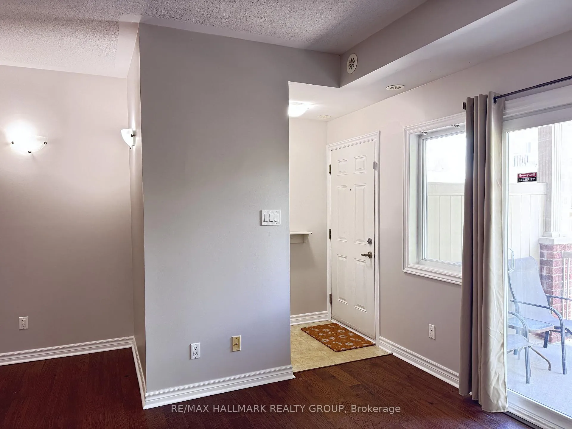 Photo 4 of Unit 19, 140 Mocha Private, Ottawa, Blossom Park/Kemp Park/Findlay Creek — HOMEH