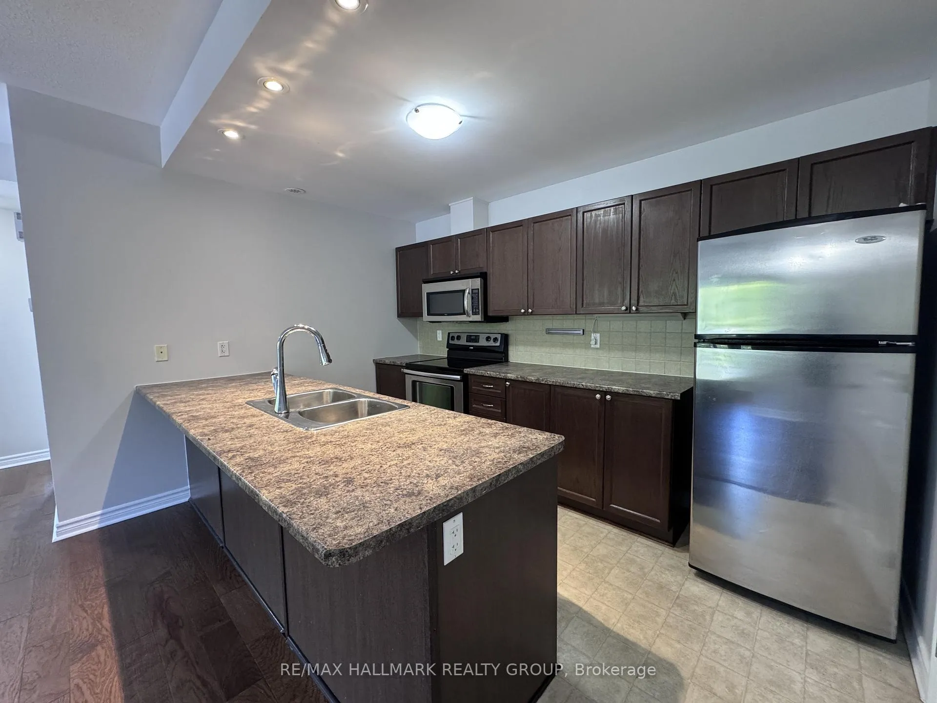Photo 9 of Unit 19, 140 Mocha Private, Ottawa, Blossom Park/Kemp Park/Findlay Creek — HOMEH