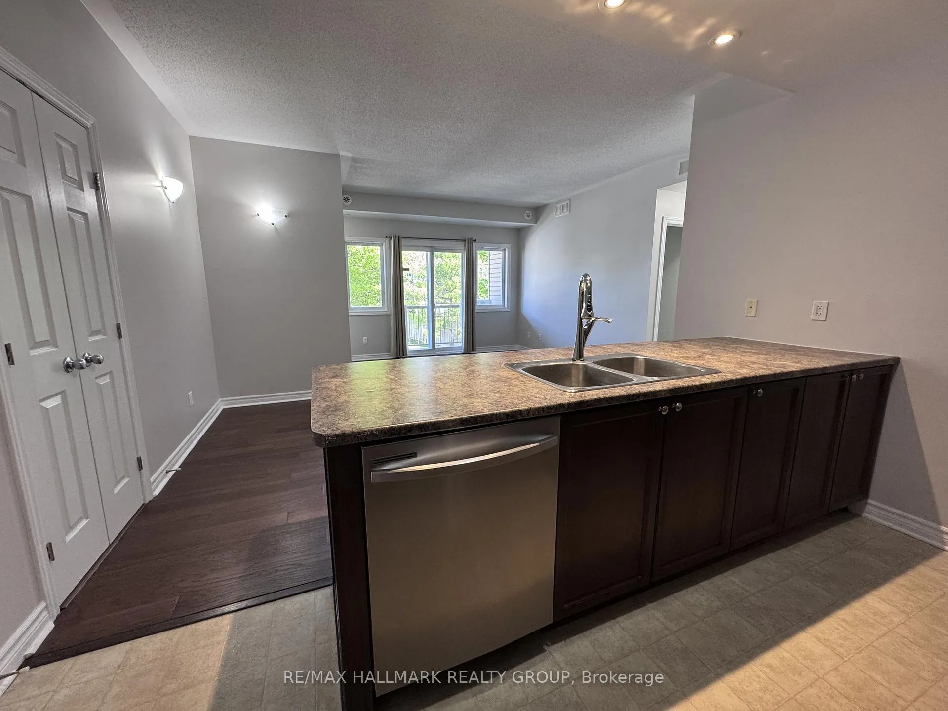 Photo 11 of Unit 19, 140 Mocha Private, Ottawa, Blossom Park/Kemp Park/Findlay Creek — HOMEH