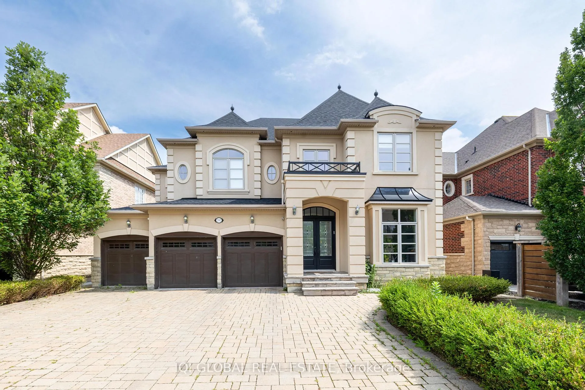 Front of 292 Lady Valentina Avenue
