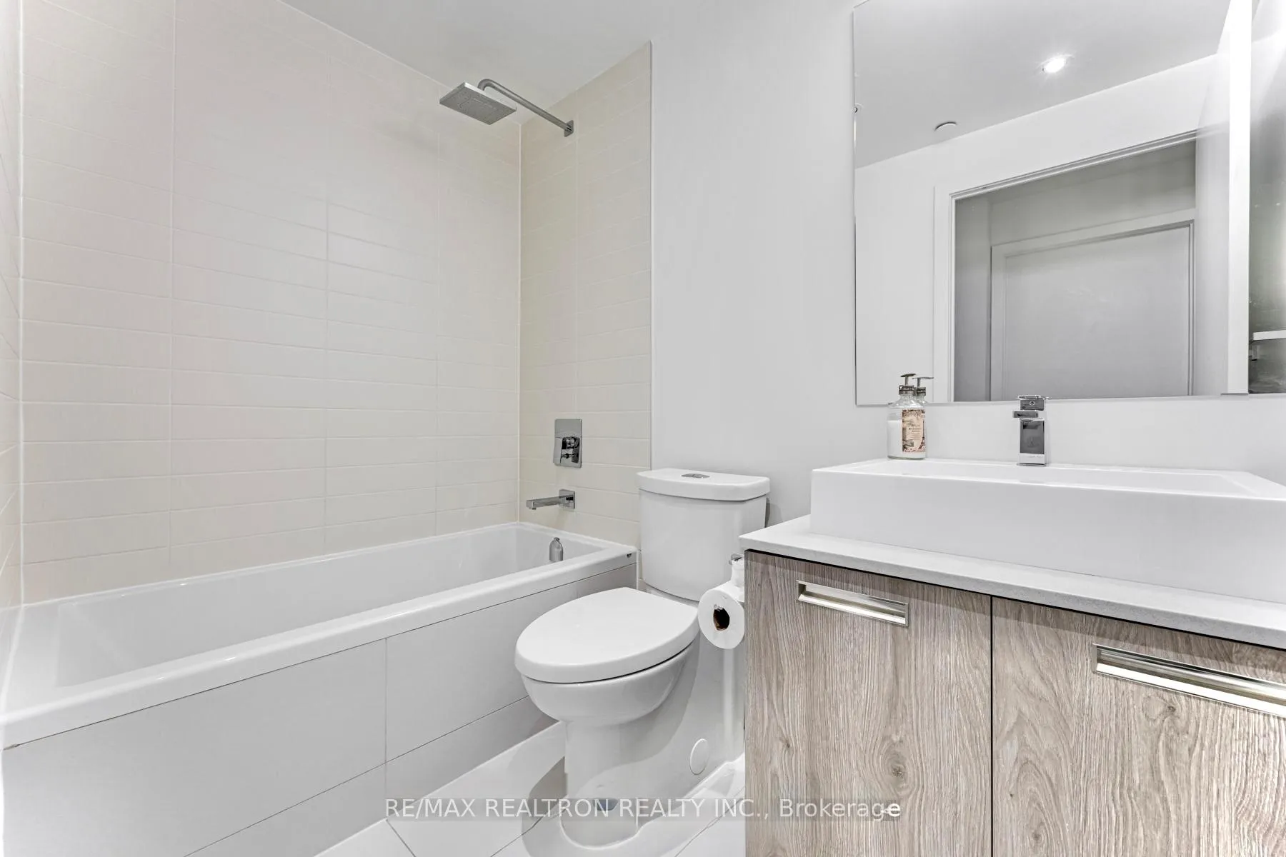 Photo 16 of Unit 310, 2A Church Street, Toronto, Waterfront Communities — HOMEH