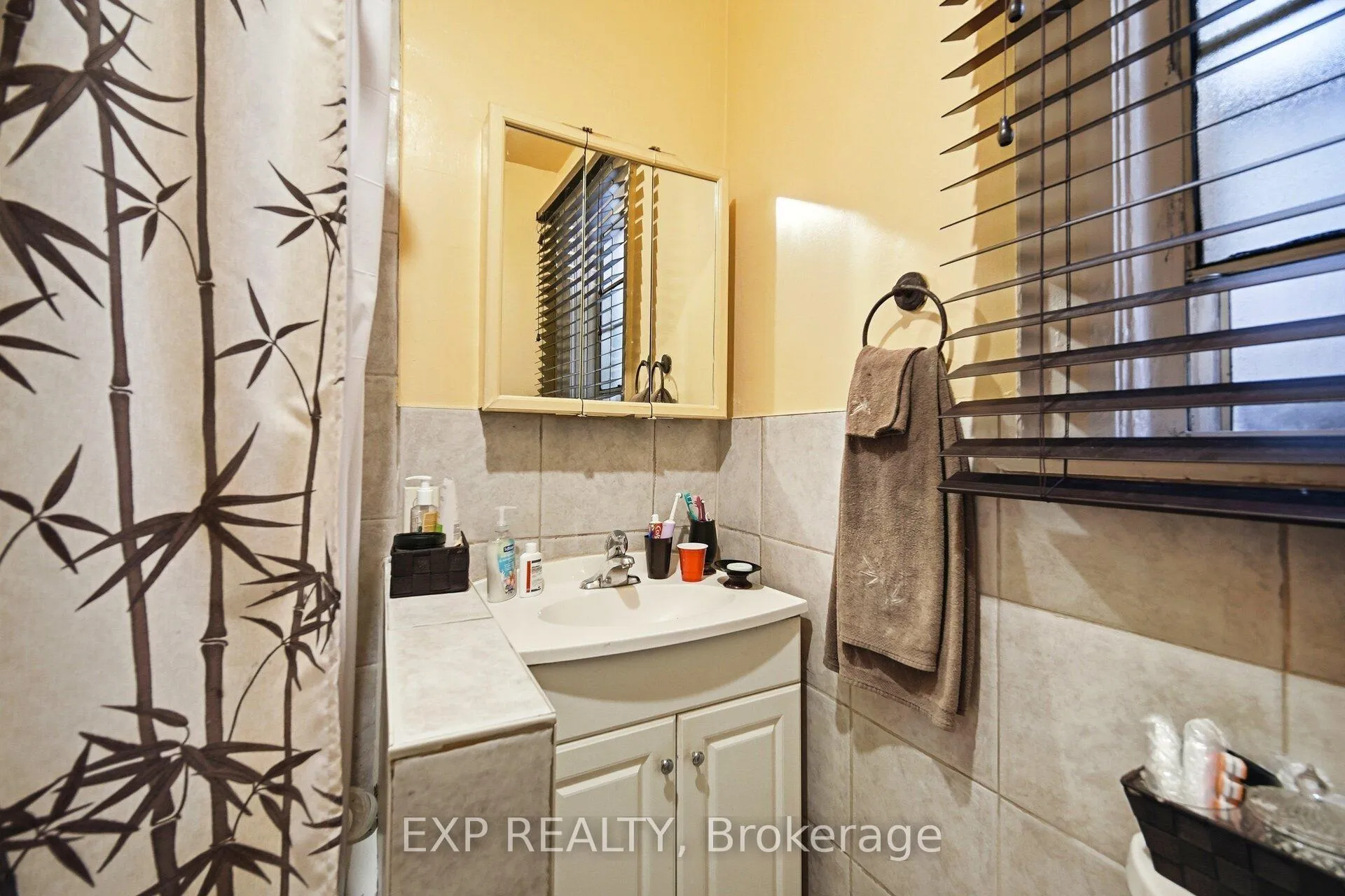Photo 16 of 105 Rogers Road, Toronto, Oakwood Village — HOMEH