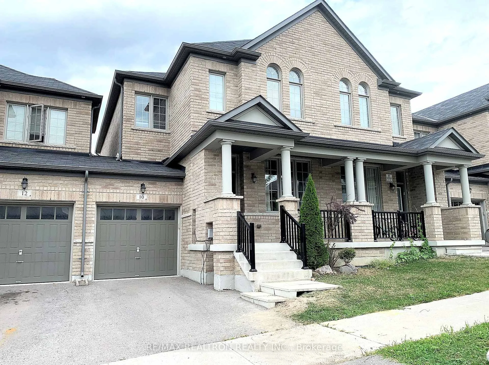 Photo 2 of 10 James Glover Drive, Markham, Berczy — HOMEH