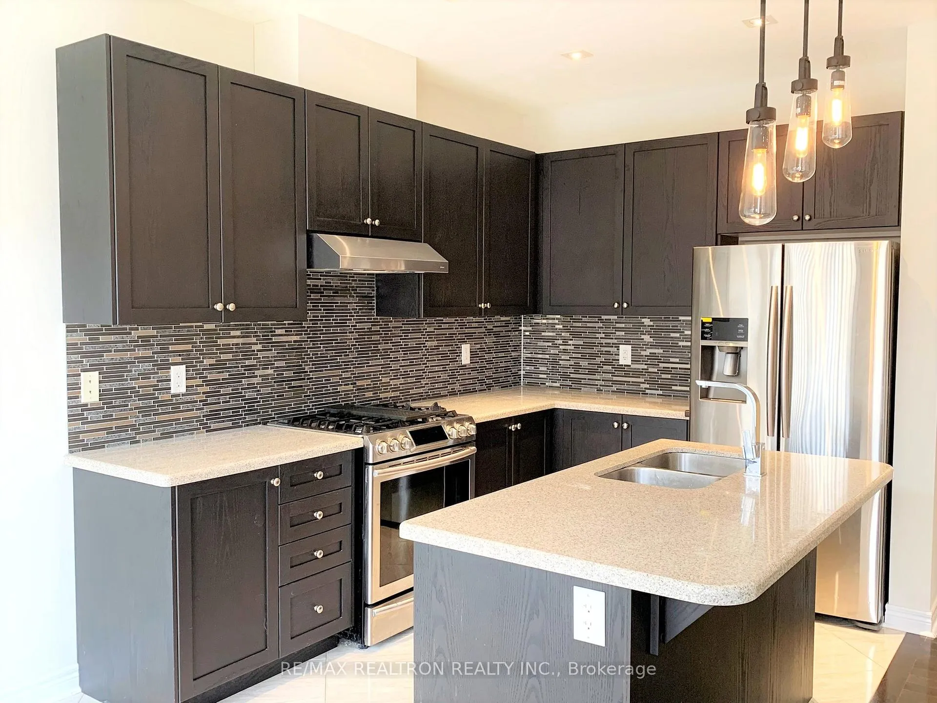Photo 10 of 10 James Glover Drive, Markham, Berczy — HOMEH