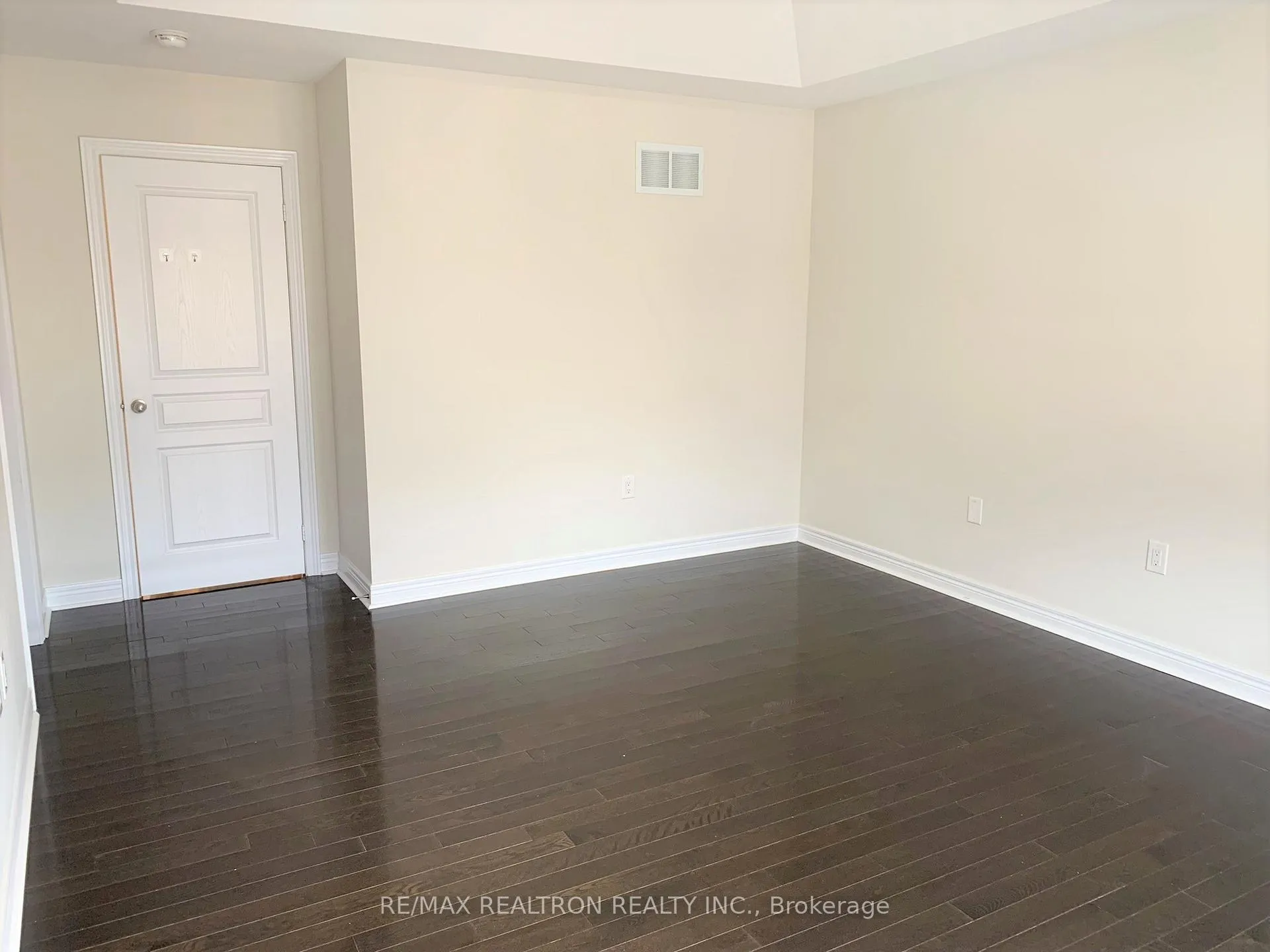 Photo 15 of 10 James Glover Drive, Markham, Berczy — HOMEH