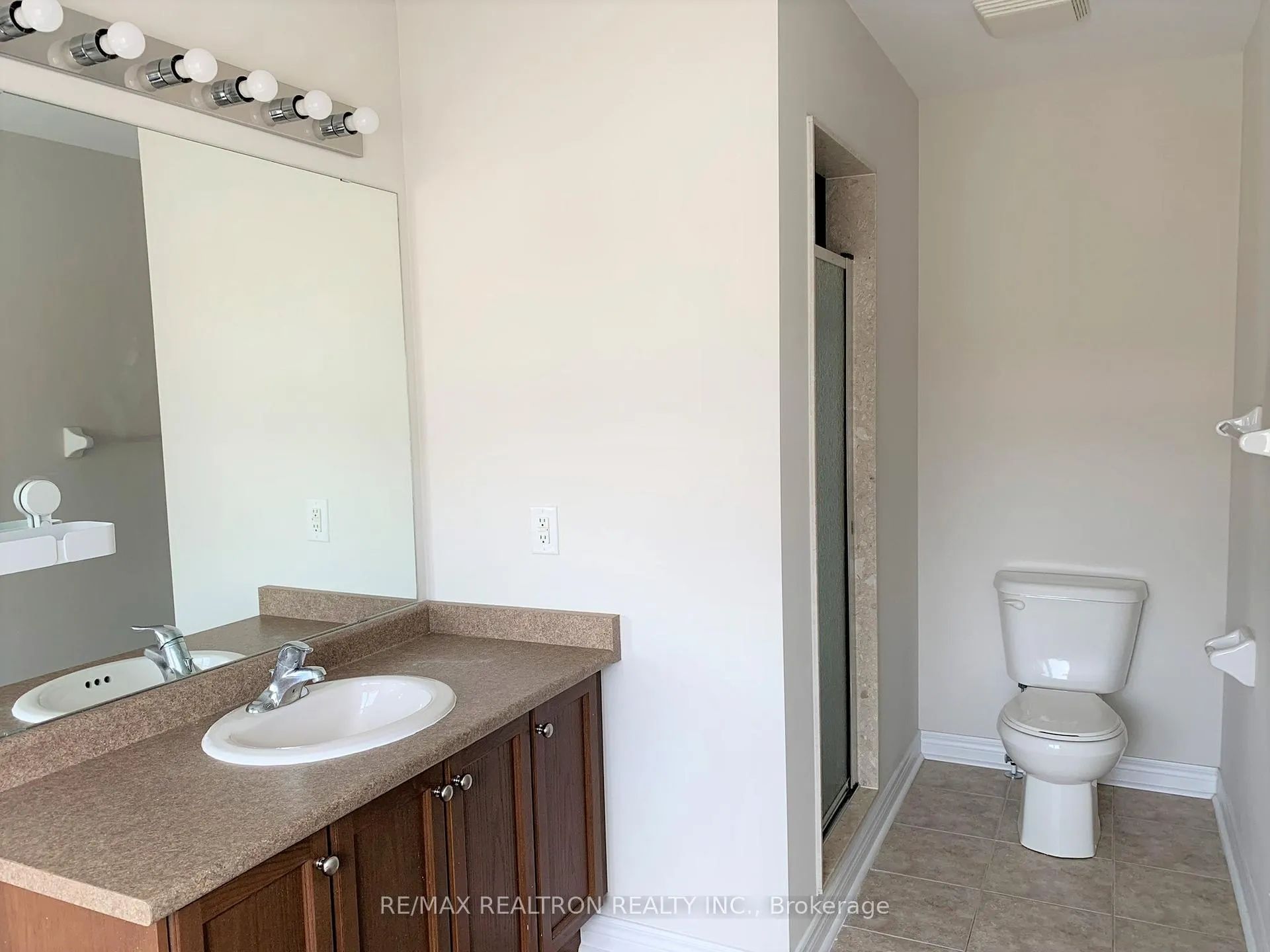Photo 18 of 10 James Glover Drive, Markham, Berczy — HOMEH