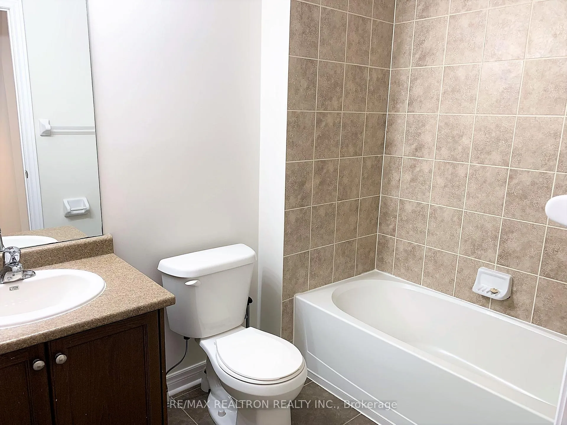 Photo 22 of 10 James Glover Drive, Markham, Berczy — HOMEH