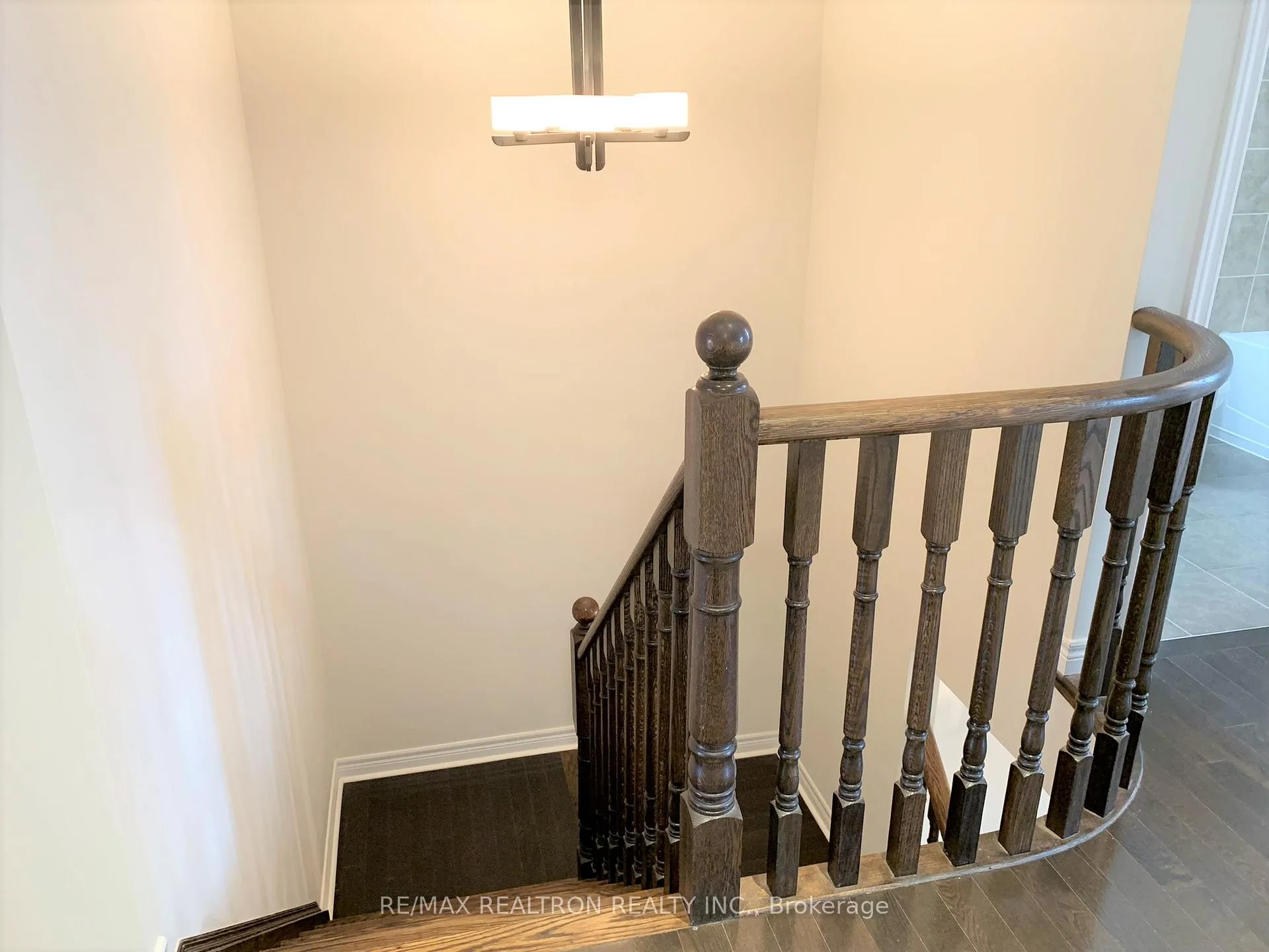 Photo 24 of 10 James Glover Drive, Markham, Berczy — HOMEH