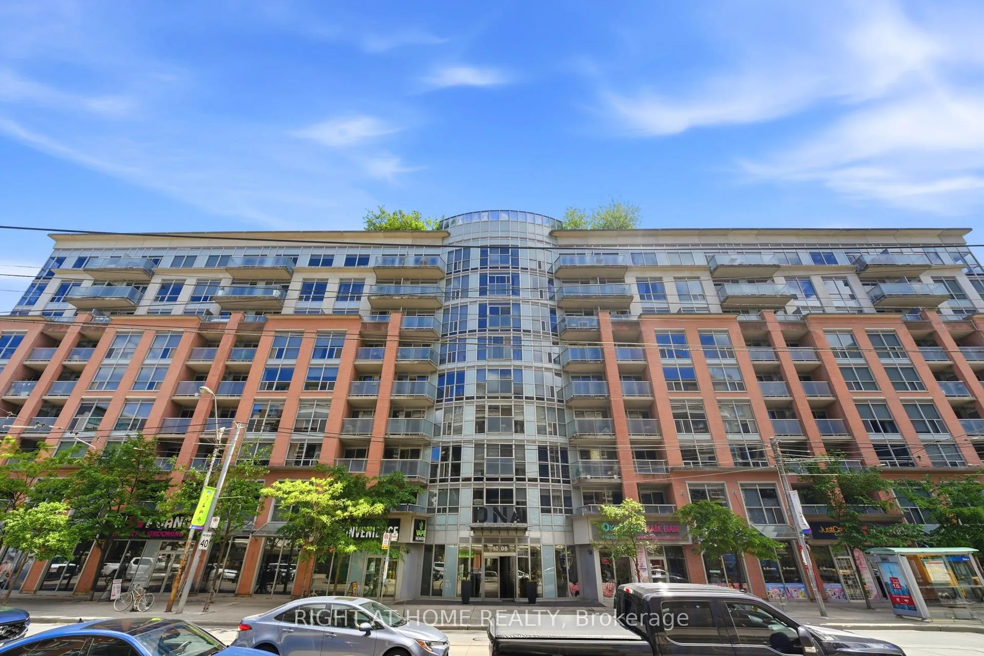 Front of Unit 209, 1005 King Street W