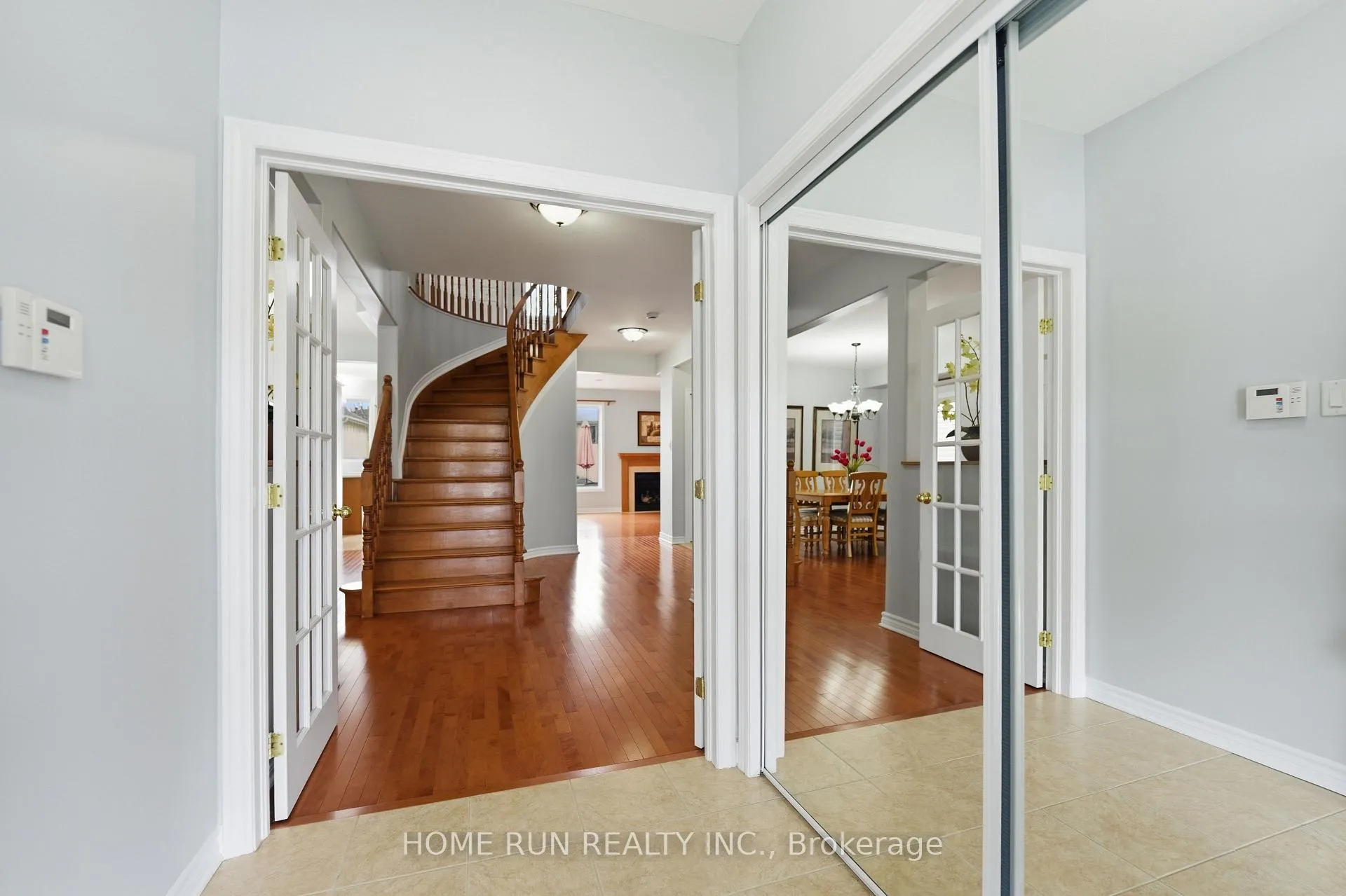 Photo 5 of 96 Woliston Crescent, Ottawa, Kanata - Morgan's Grant/South March — HOMEH