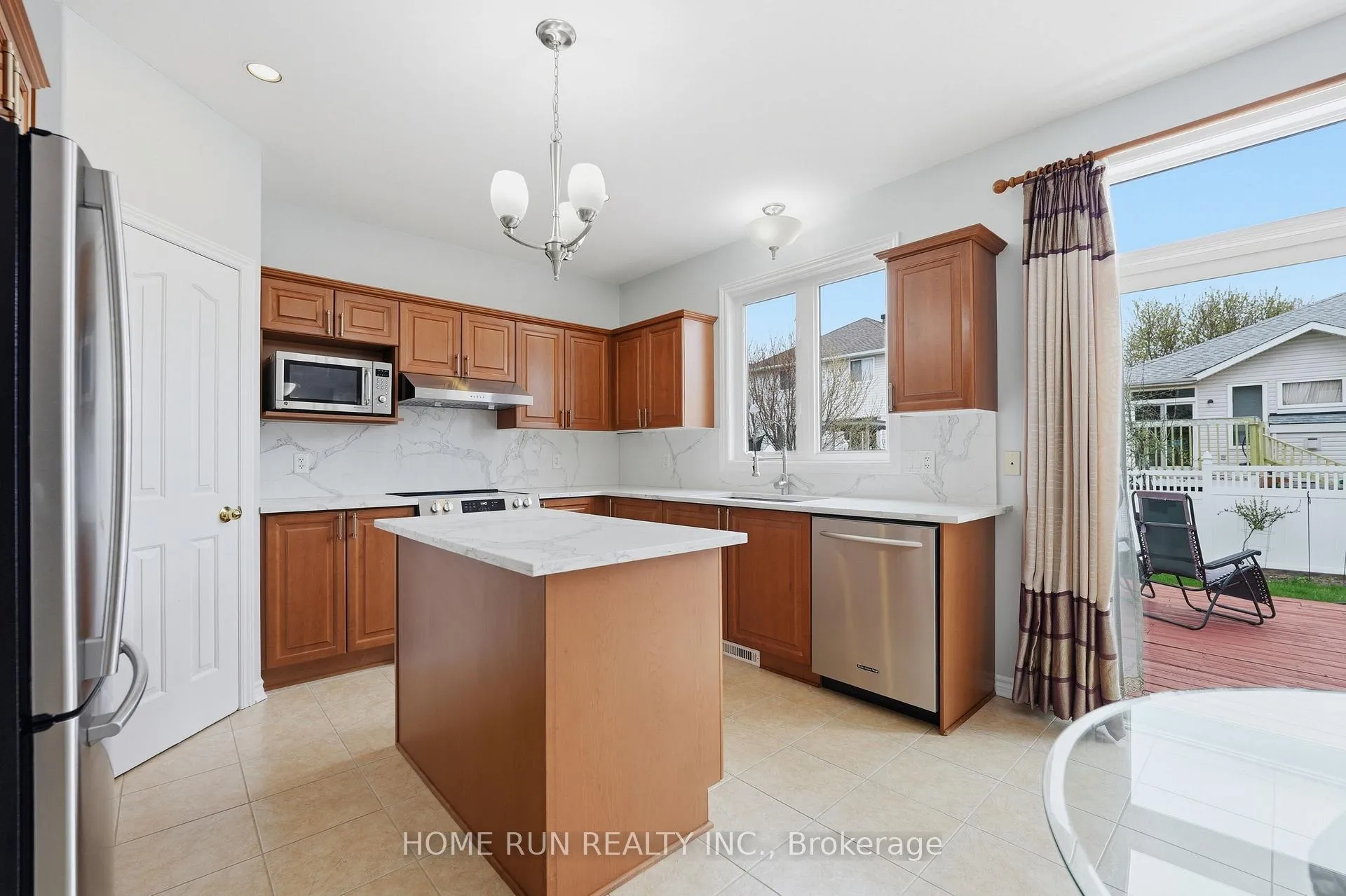 Photo 12 of 96 Woliston Crescent, Ottawa, Kanata - Morgan's Grant/South March — HOMEH