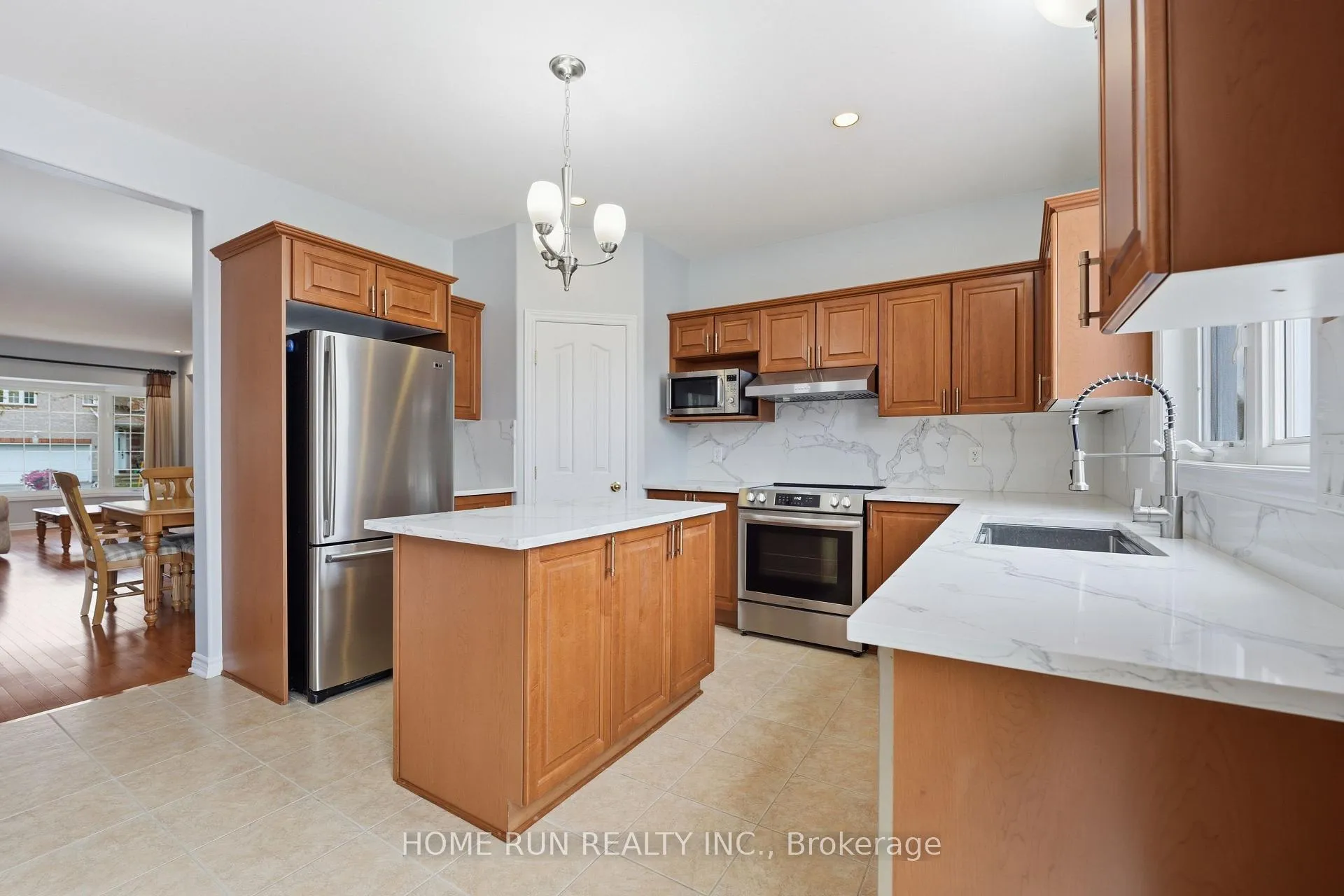 Photo 13 of 96 Woliston Crescent, Ottawa, Kanata - Morgan's Grant/South March — HOMEH