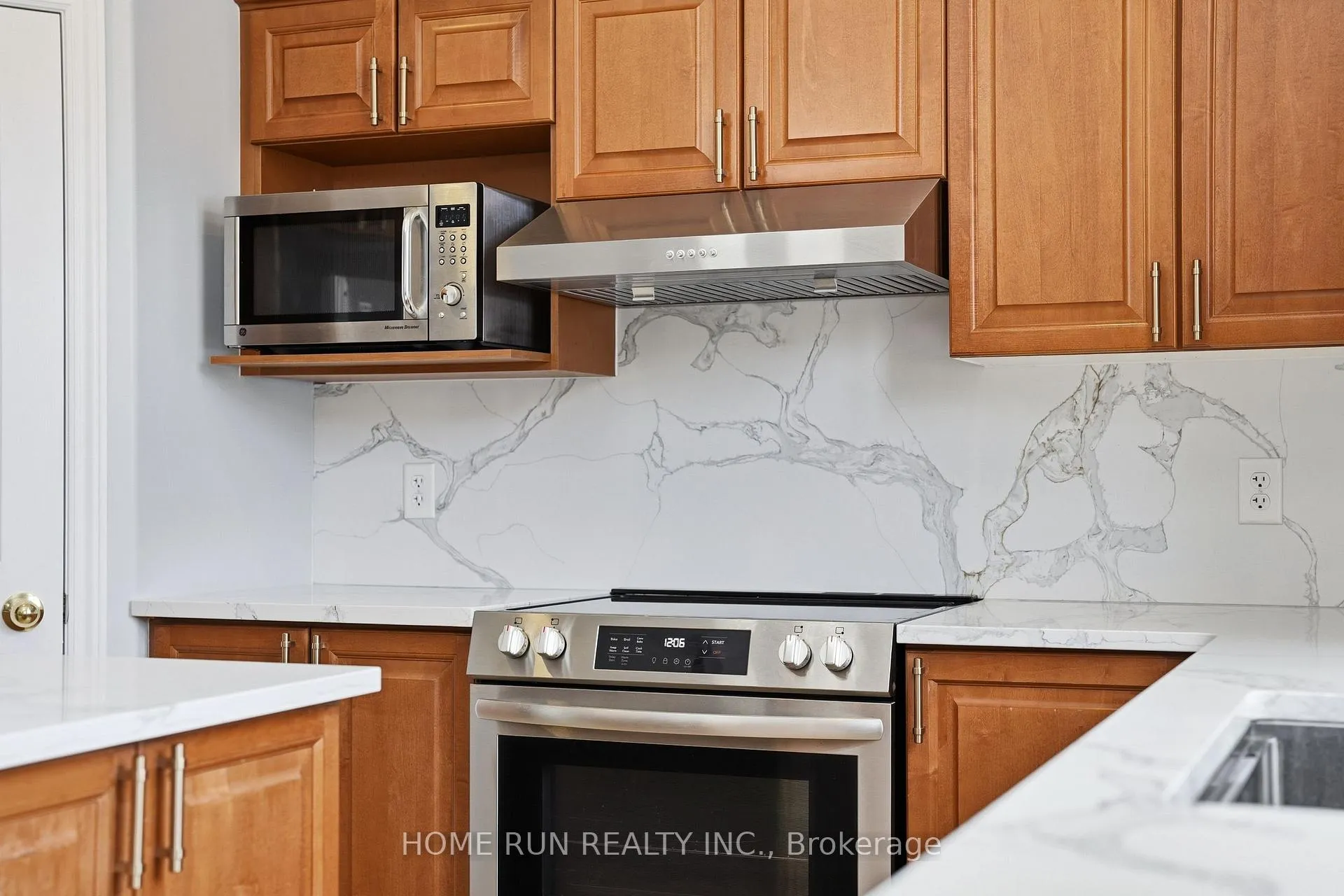 Photo 15 of 96 Woliston Crescent, Ottawa, Kanata - Morgan's Grant/South March — HOMEH