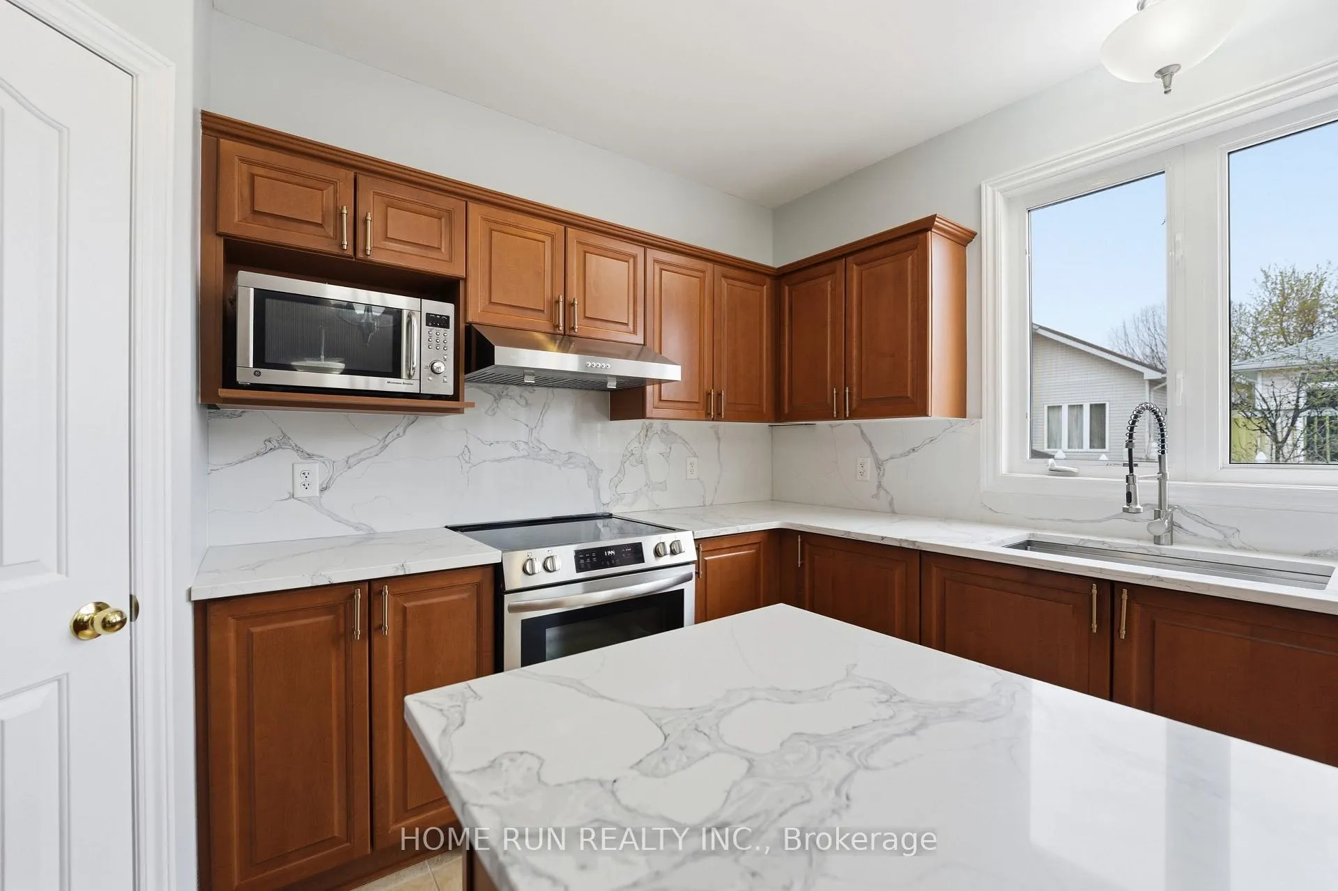 Photo 16 of 96 Woliston Crescent, Ottawa, Kanata - Morgan's Grant/South March — HOMEH
