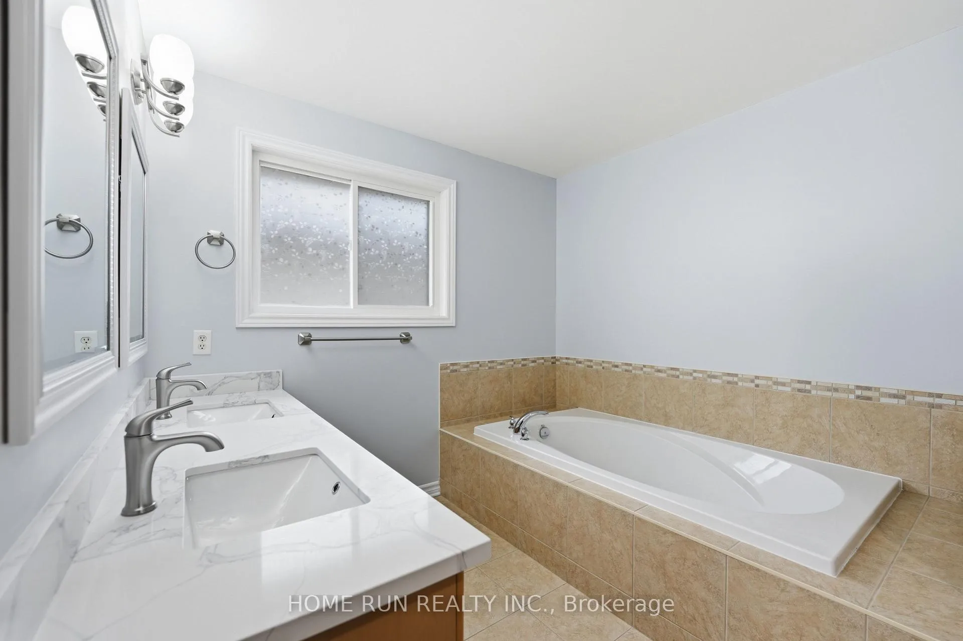 Photo 32 of 96 Woliston Crescent, Ottawa, Kanata - Morgan's Grant/South March — HOMEH