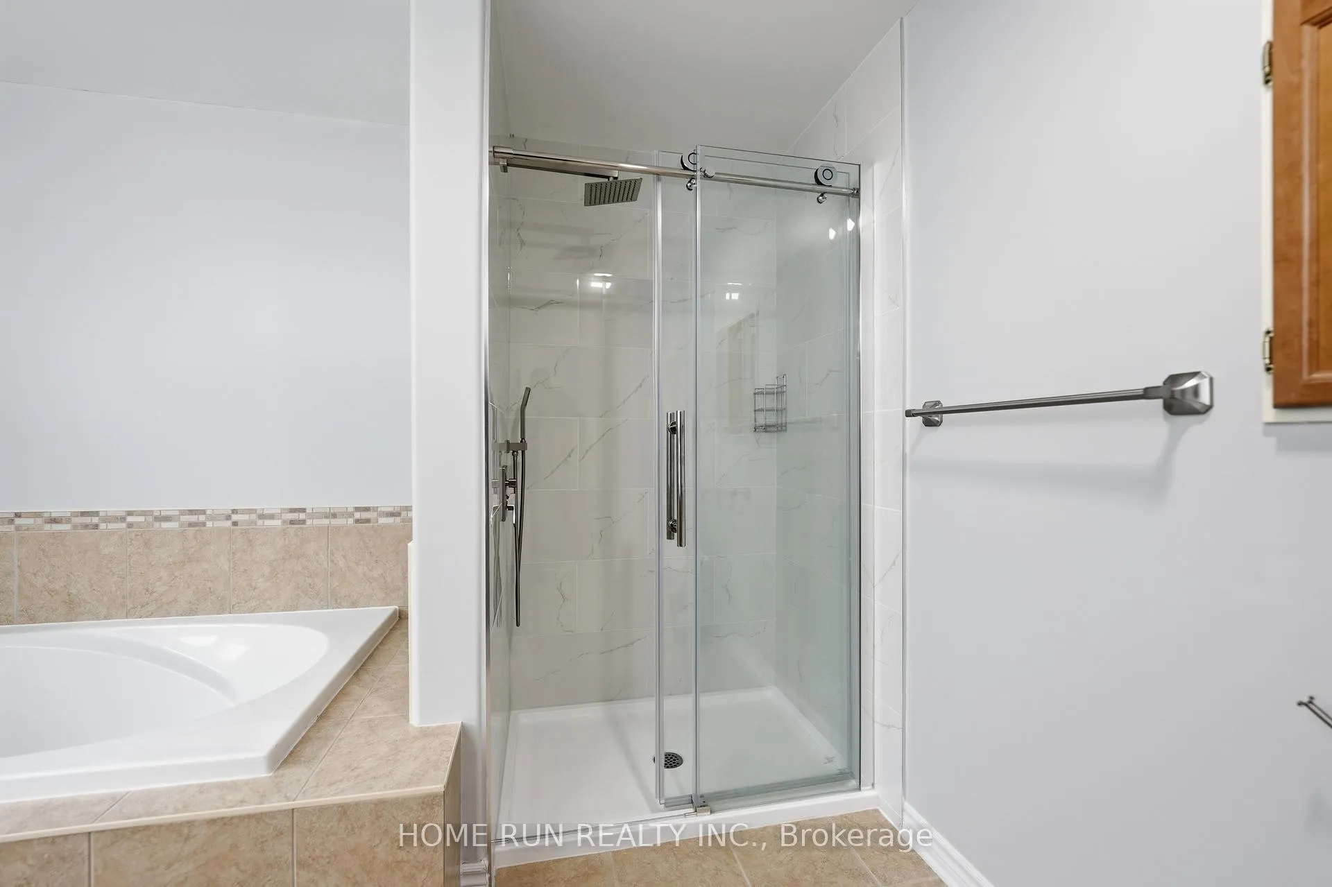 Photo 33 of 96 Woliston Crescent, Ottawa, Kanata - Morgan's Grant/South March — HOMEH