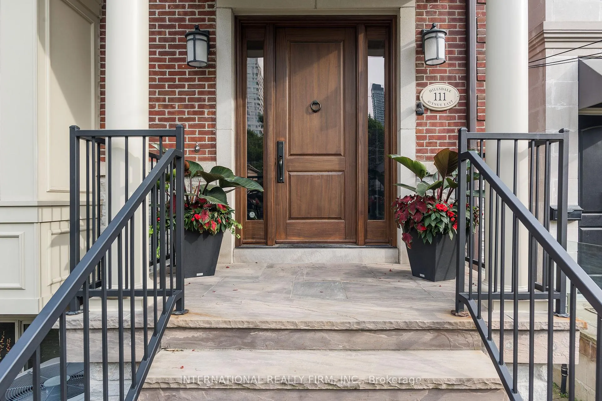Photo 2 of 111 Hillsdale Avenue E, Toronto, Mount Pleasant West — HOMEH