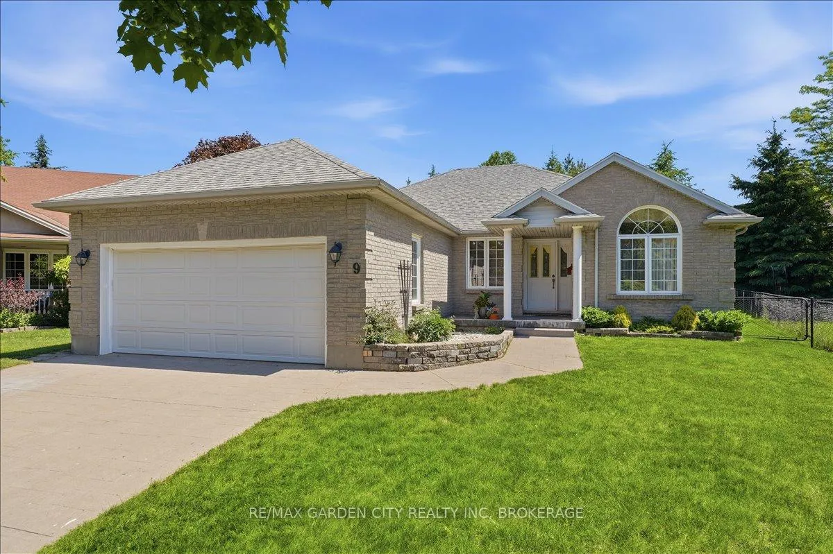 Photo 5 of 9 Evelyn Court, Pelham, Fonthill — HOMEH