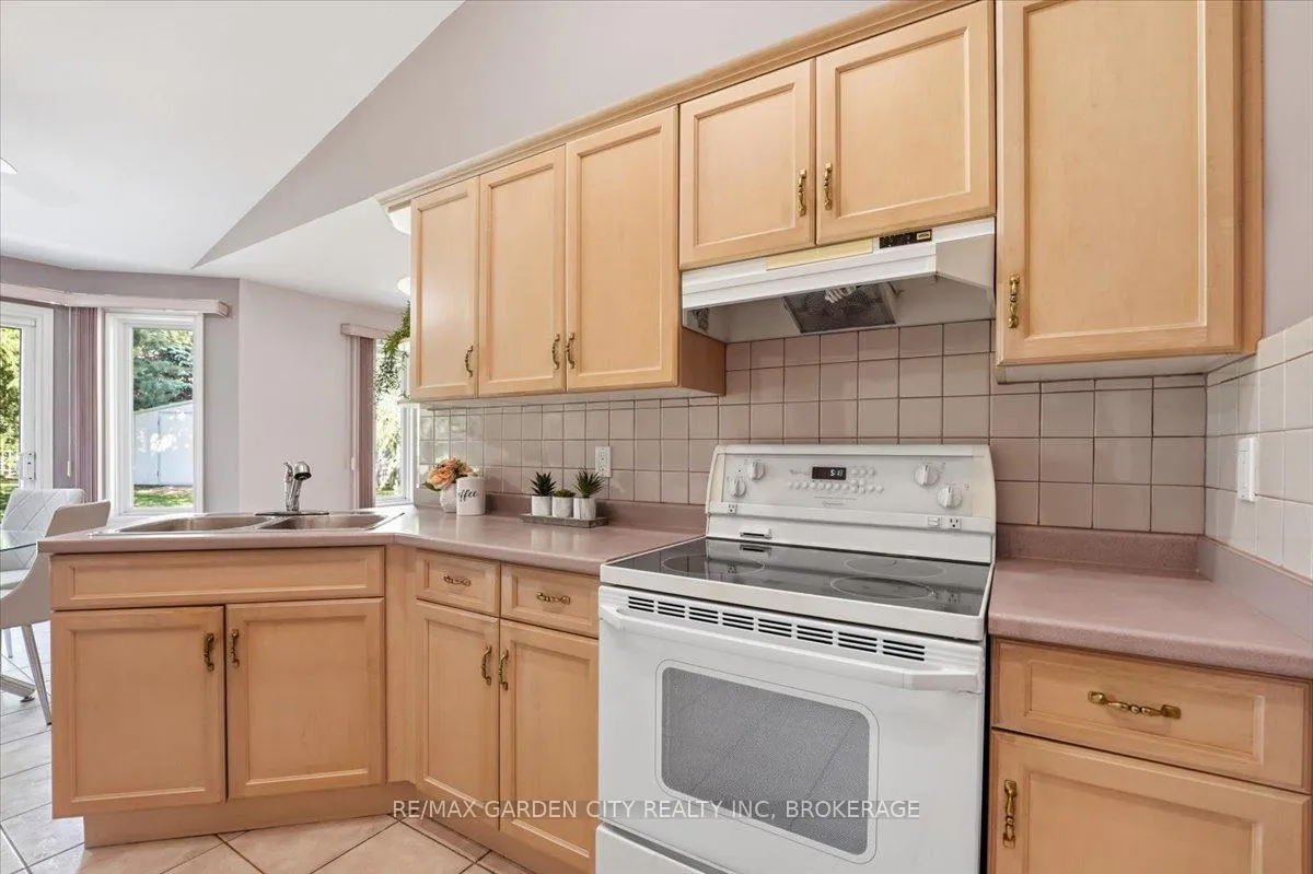 Photo 11 of 9 Evelyn Court, Pelham, Fonthill — HOMEH