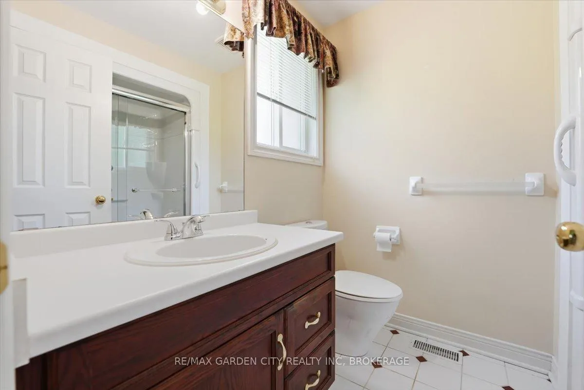 Photo 18 of 9 Evelyn Court, Pelham, Fonthill — HOMEH