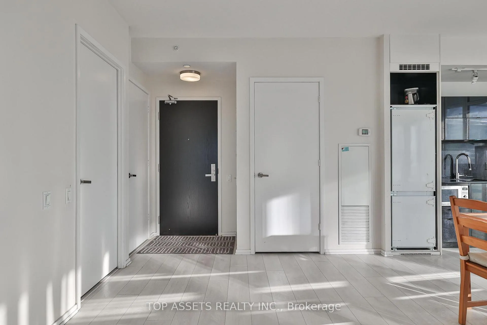 Photo 3 of Unit 602, 125 Peter Street, Toronto, Waterfront Communities — HOMEH
