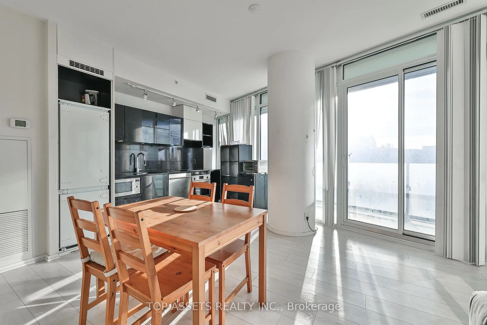 Photo 9 of Unit 602, 125 Peter Street, Toronto, Waterfront Communities — HOMEH