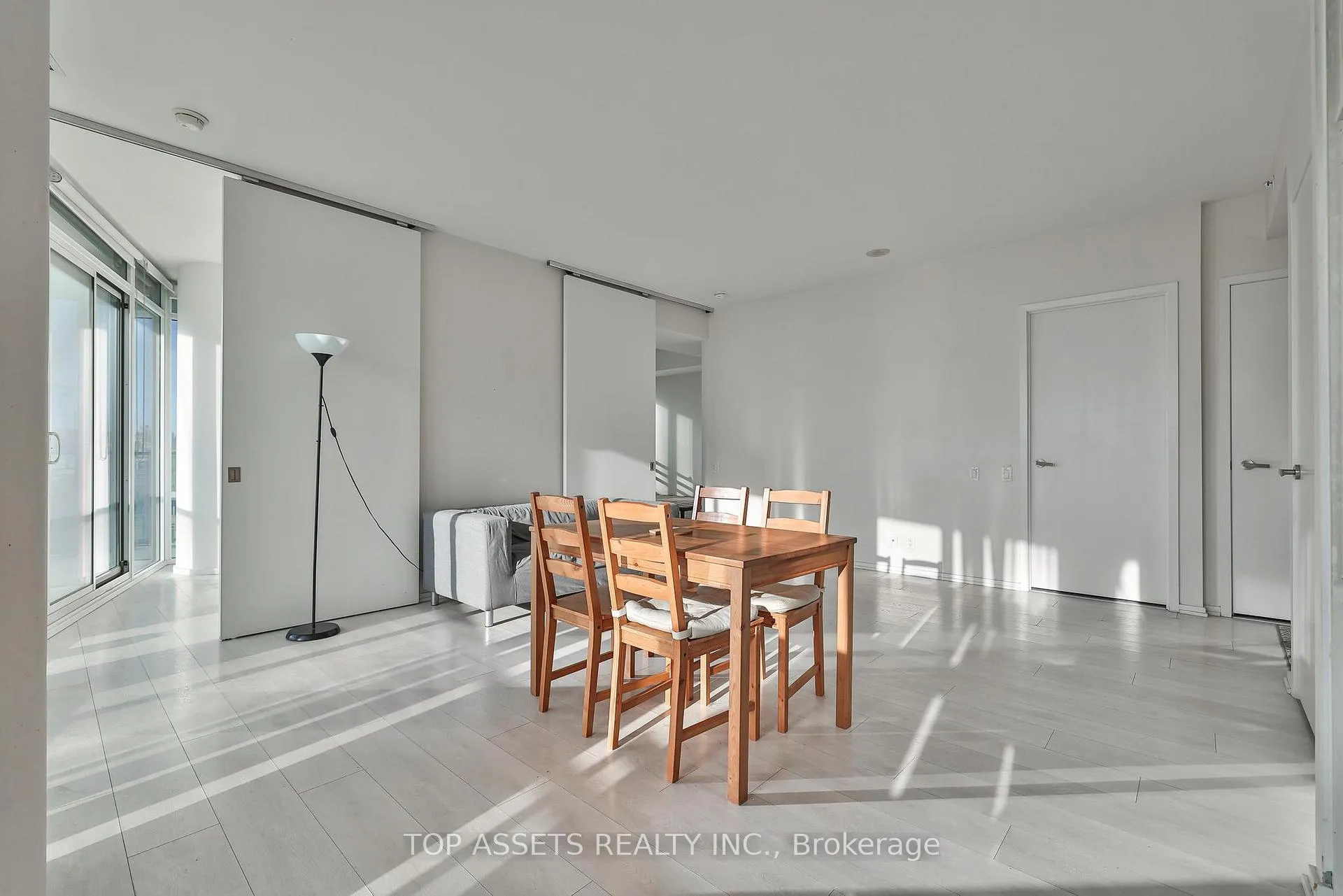 Photo 10 of Unit 602, 125 Peter Street, Toronto, Waterfront Communities — HOMEH