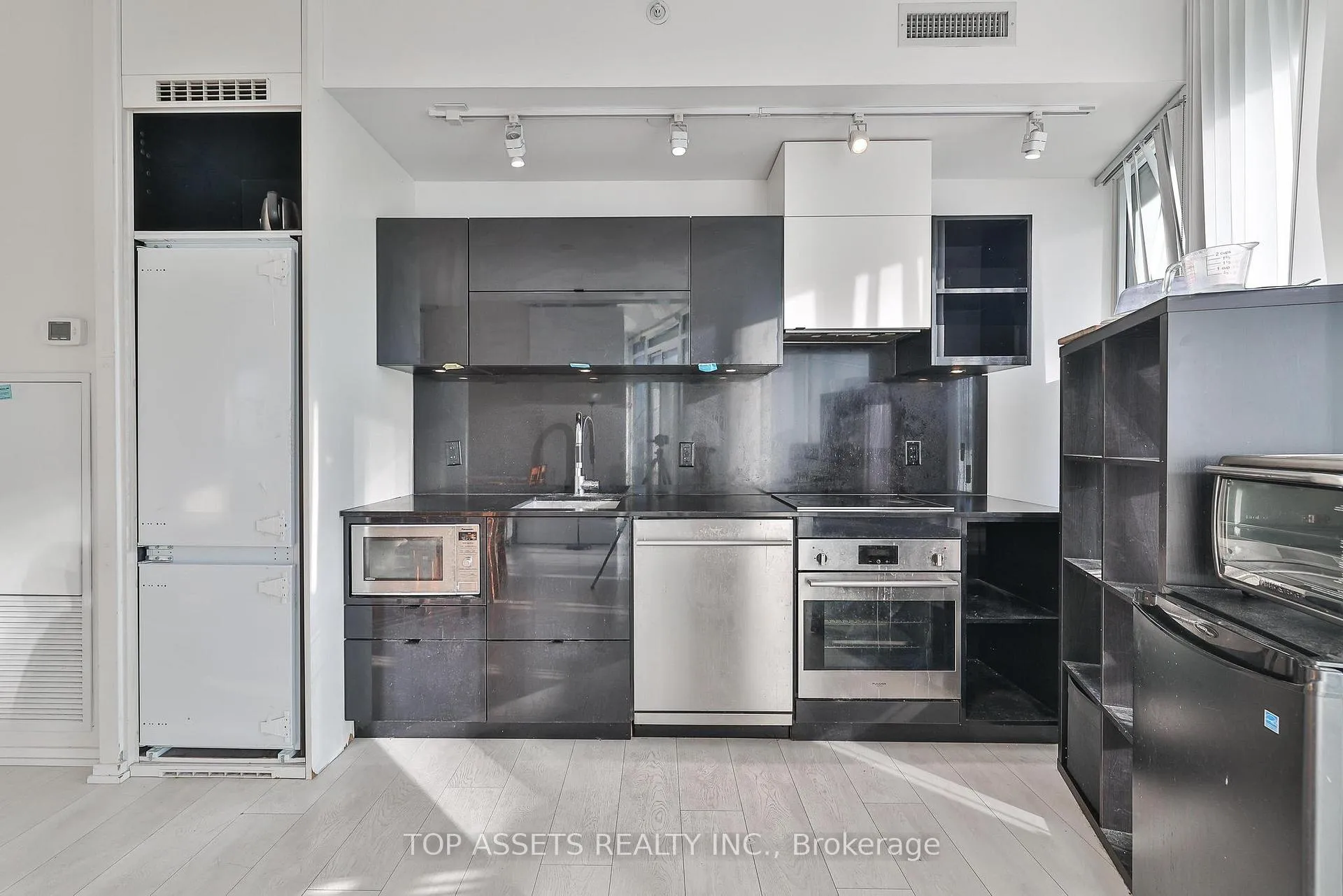 Photo 11 of Unit 602, 125 Peter Street, Toronto, Waterfront Communities — HOMEH