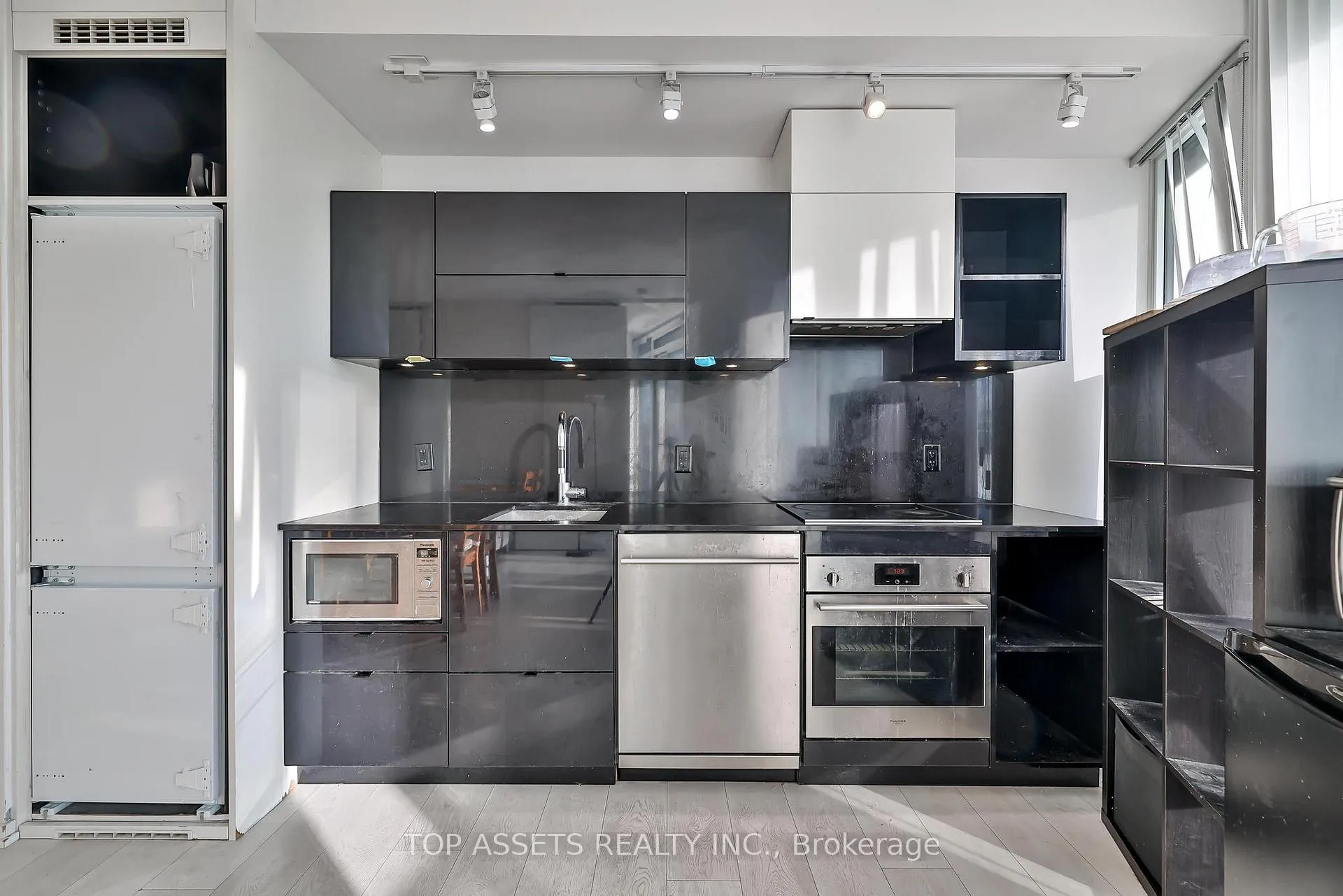 Photo 12 of Unit 602, 125 Peter Street, Toronto, Waterfront Communities — HOMEH