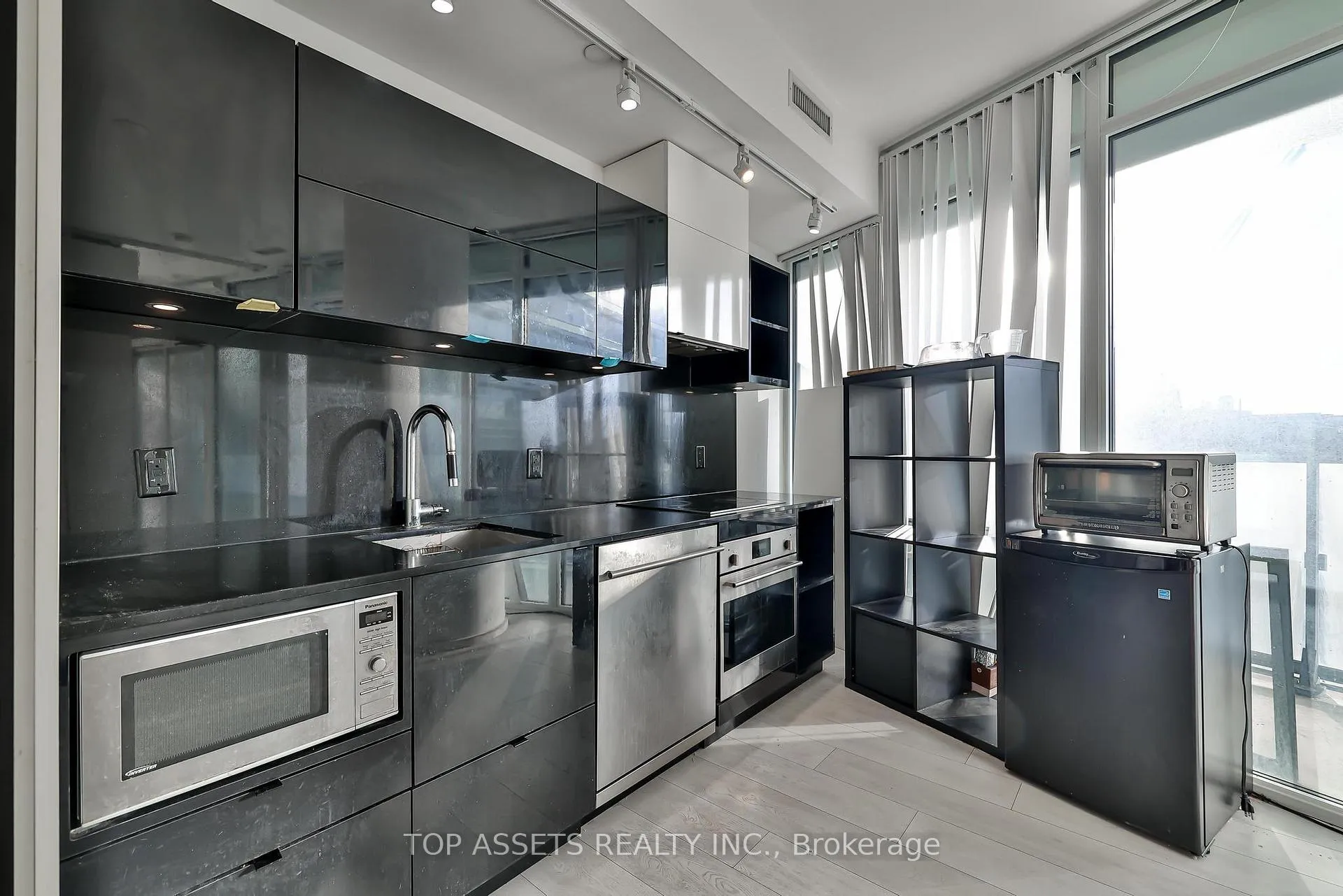 Photo 13 of Unit 602, 125 Peter Street, Toronto, Waterfront Communities — HOMEH