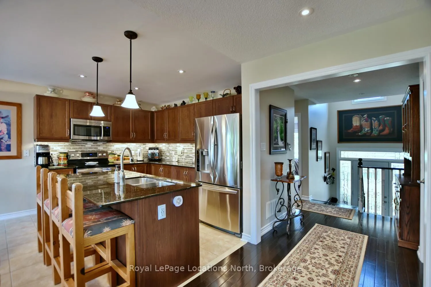 Photo 13 of 26 Starboard Circle, Wasaga Beach — HOMEH
