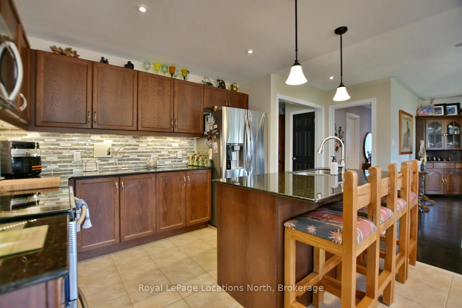 Photo 14 of 26 Starboard Circle, Wasaga Beach — HOMEH