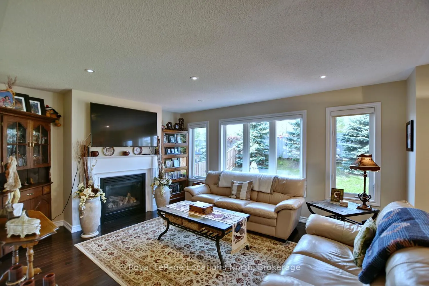 Photo 18 of 26 Starboard Circle, Wasaga Beach — HOMEH