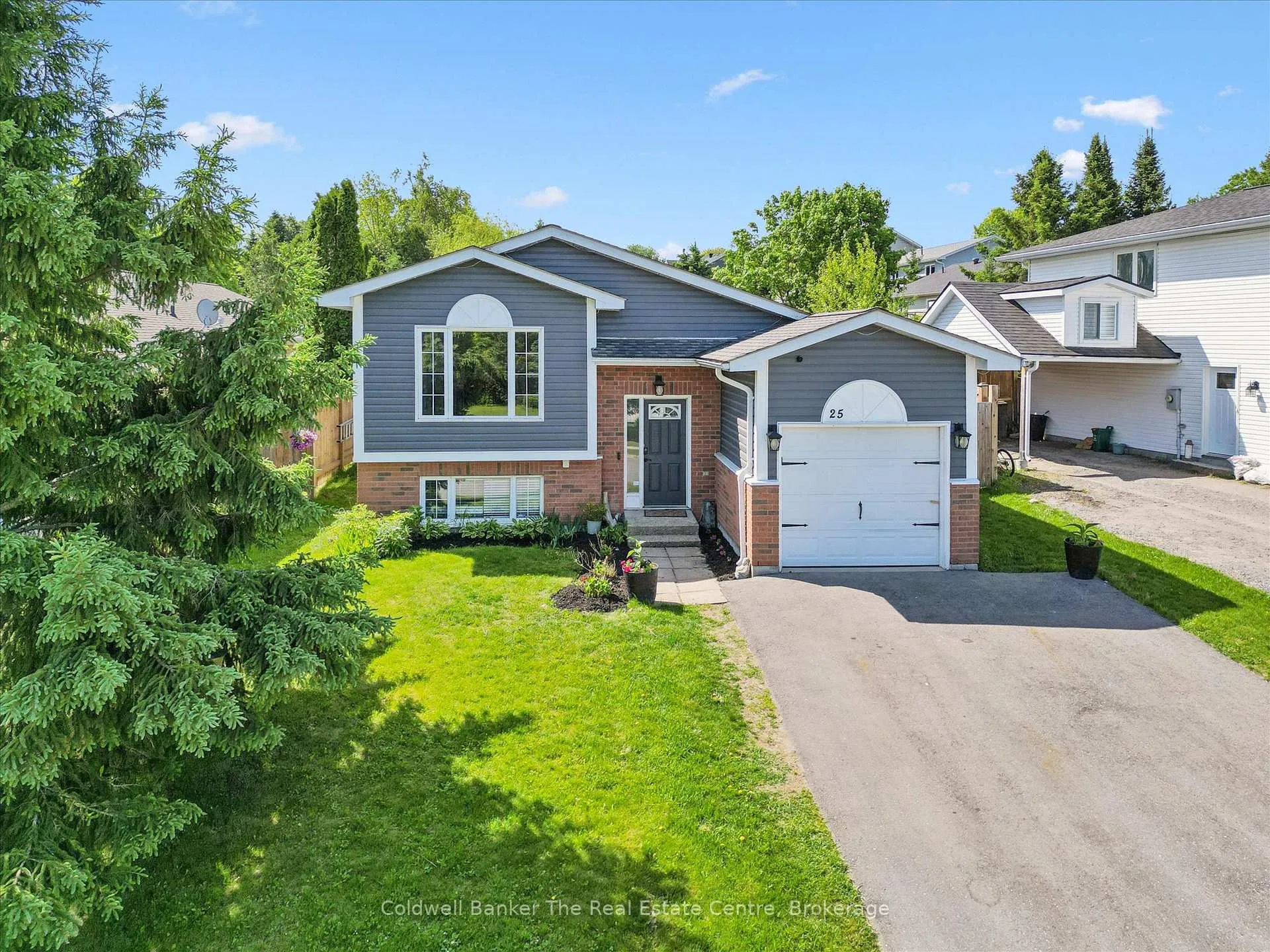 Photo 1 of 25 Lankin Avenue, Bracebridge, Monck (Bracebridge) — HOMEH