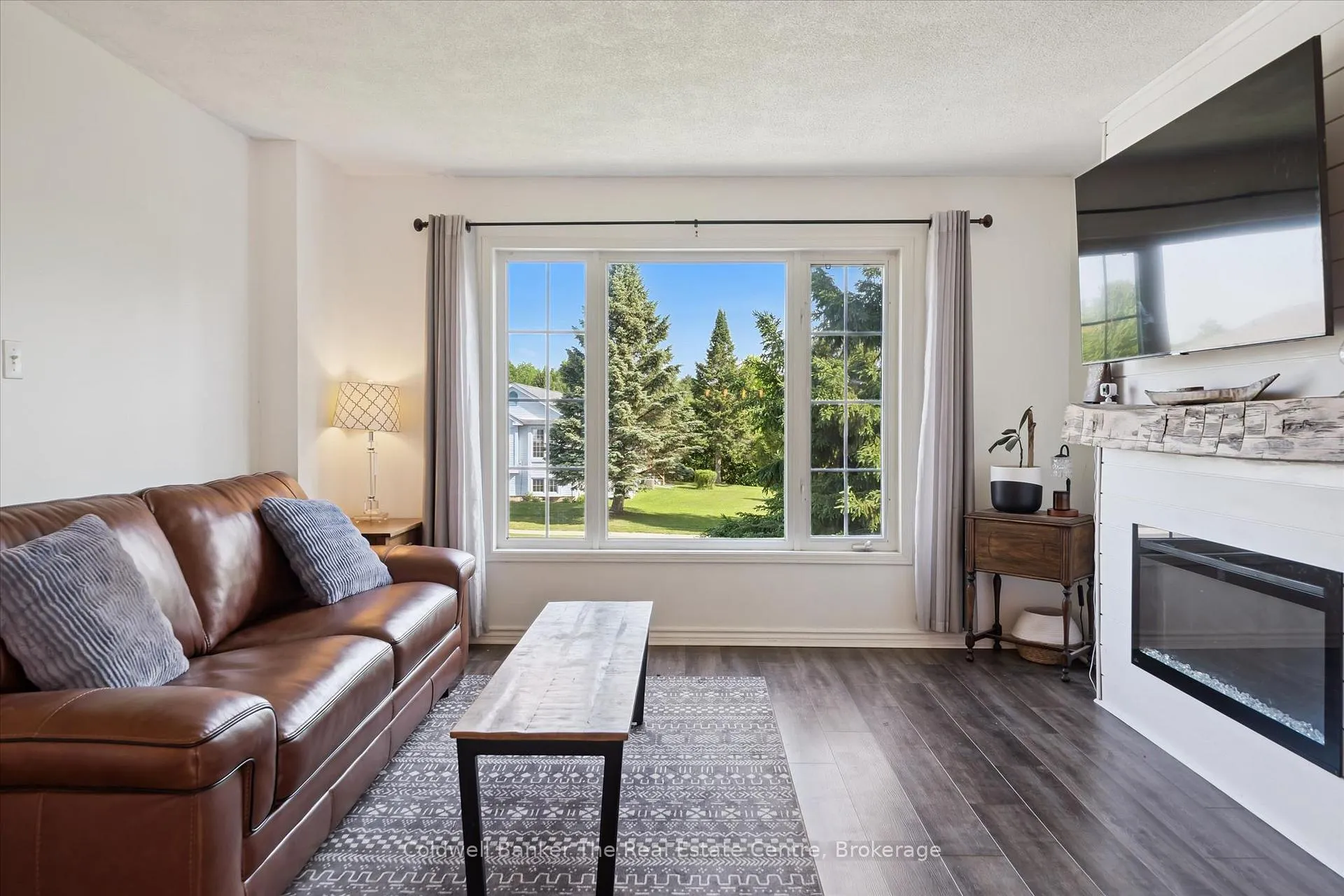 Photo 5 of 25 Lankin Avenue, Bracebridge, Monck (Bracebridge) — HOMEH