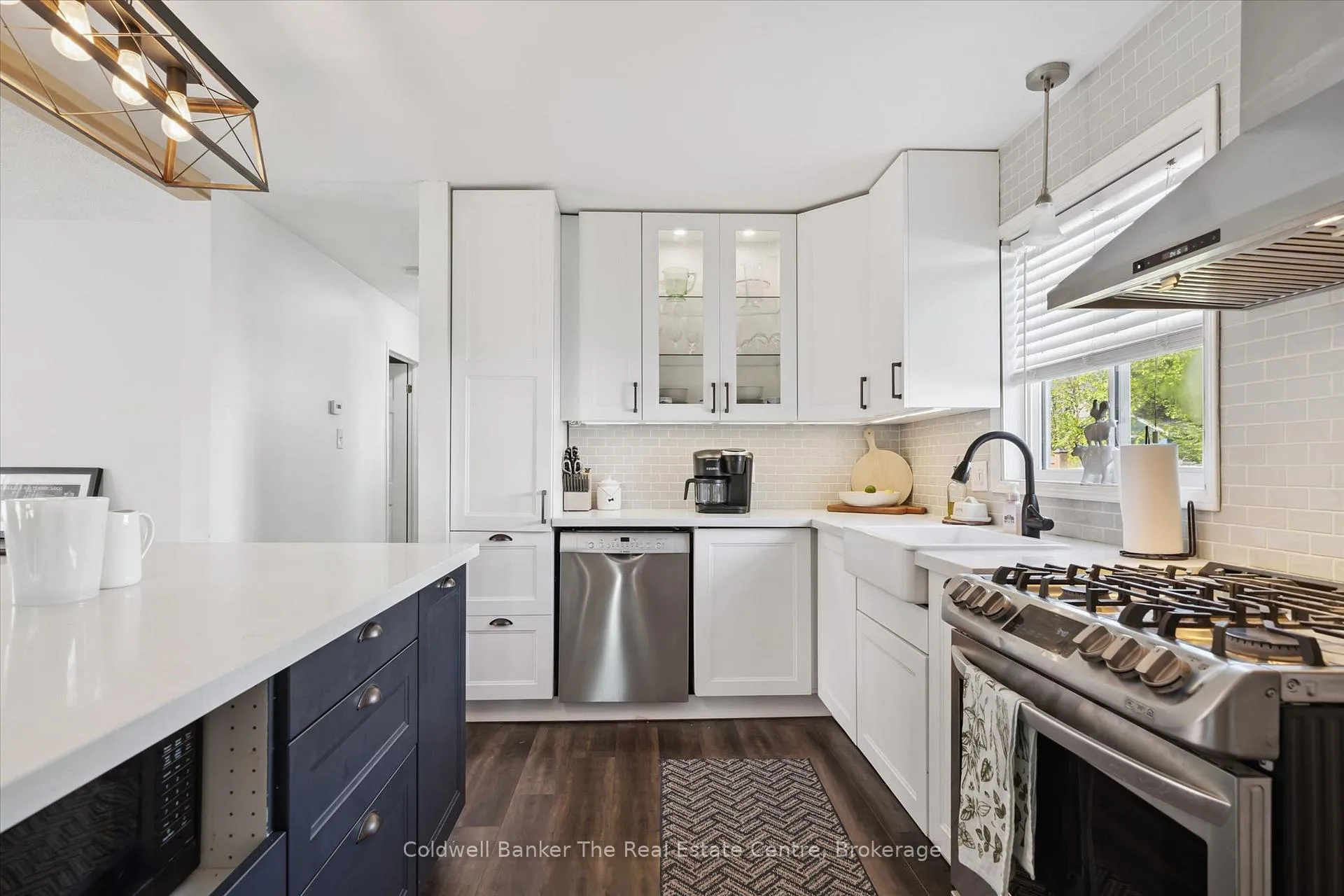 Photo 10 of 25 Lankin Avenue, Bracebridge, Monck (Bracebridge) — HOMEH