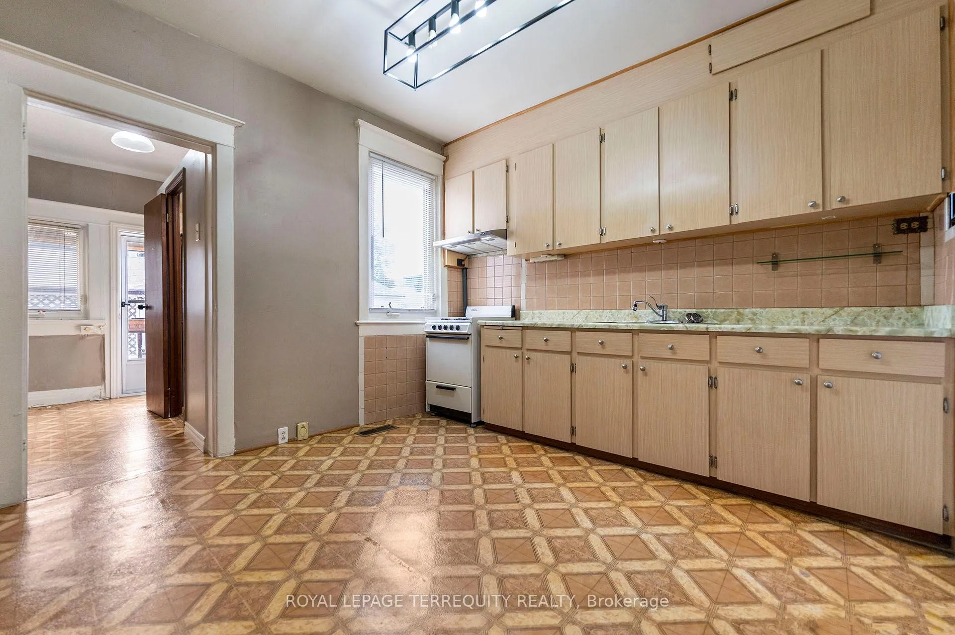 Photo 11 of 54 St Clair Gardens, Toronto, Corso Italia-Davenport — HOMEH