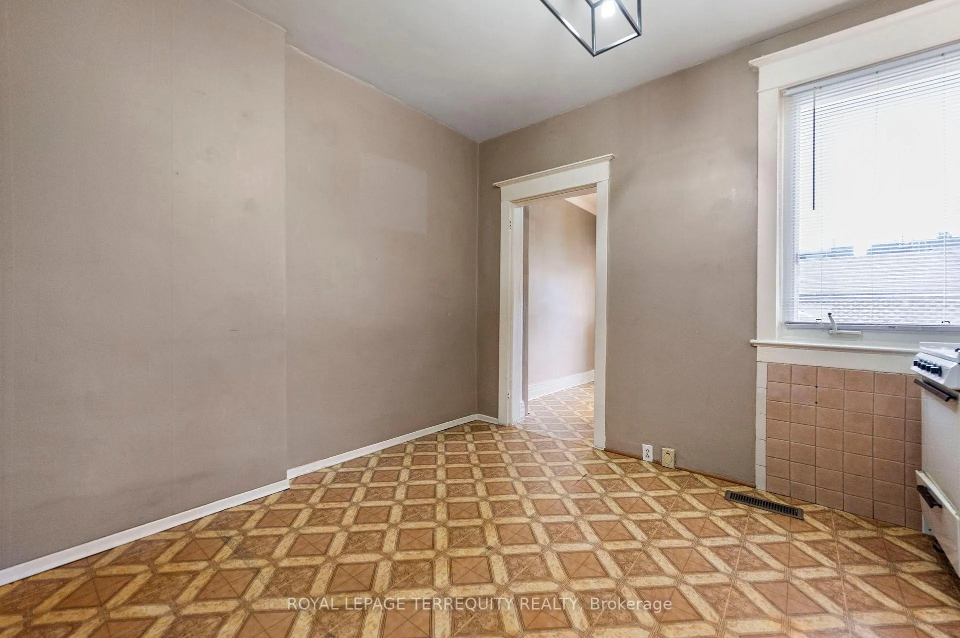 Photo 12 of 54 St Clair Gardens, Toronto, Corso Italia-Davenport — HOMEH