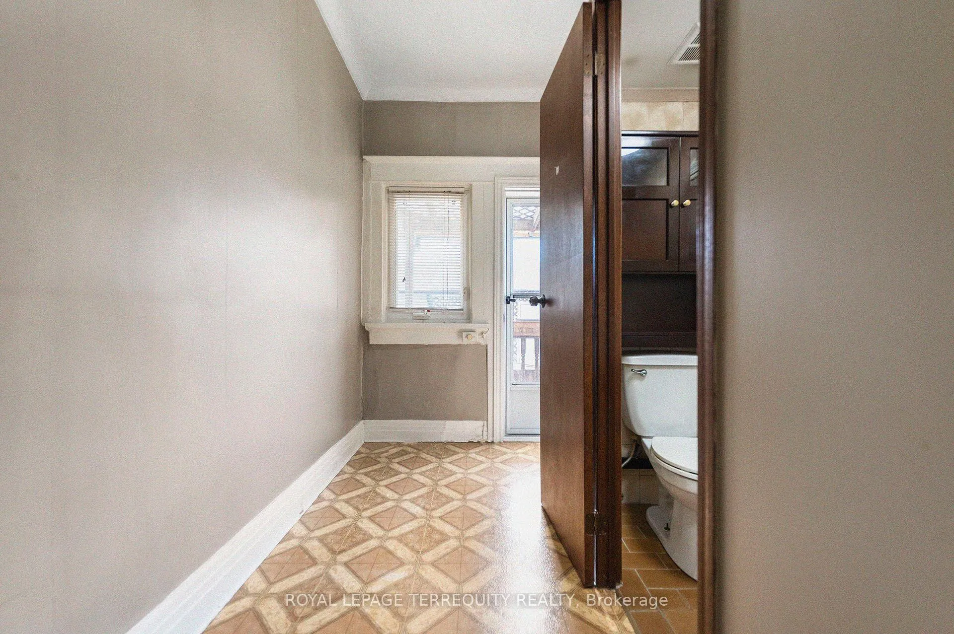 Photo 13 of 54 St Clair Gardens, Toronto, Corso Italia-Davenport — HOMEH