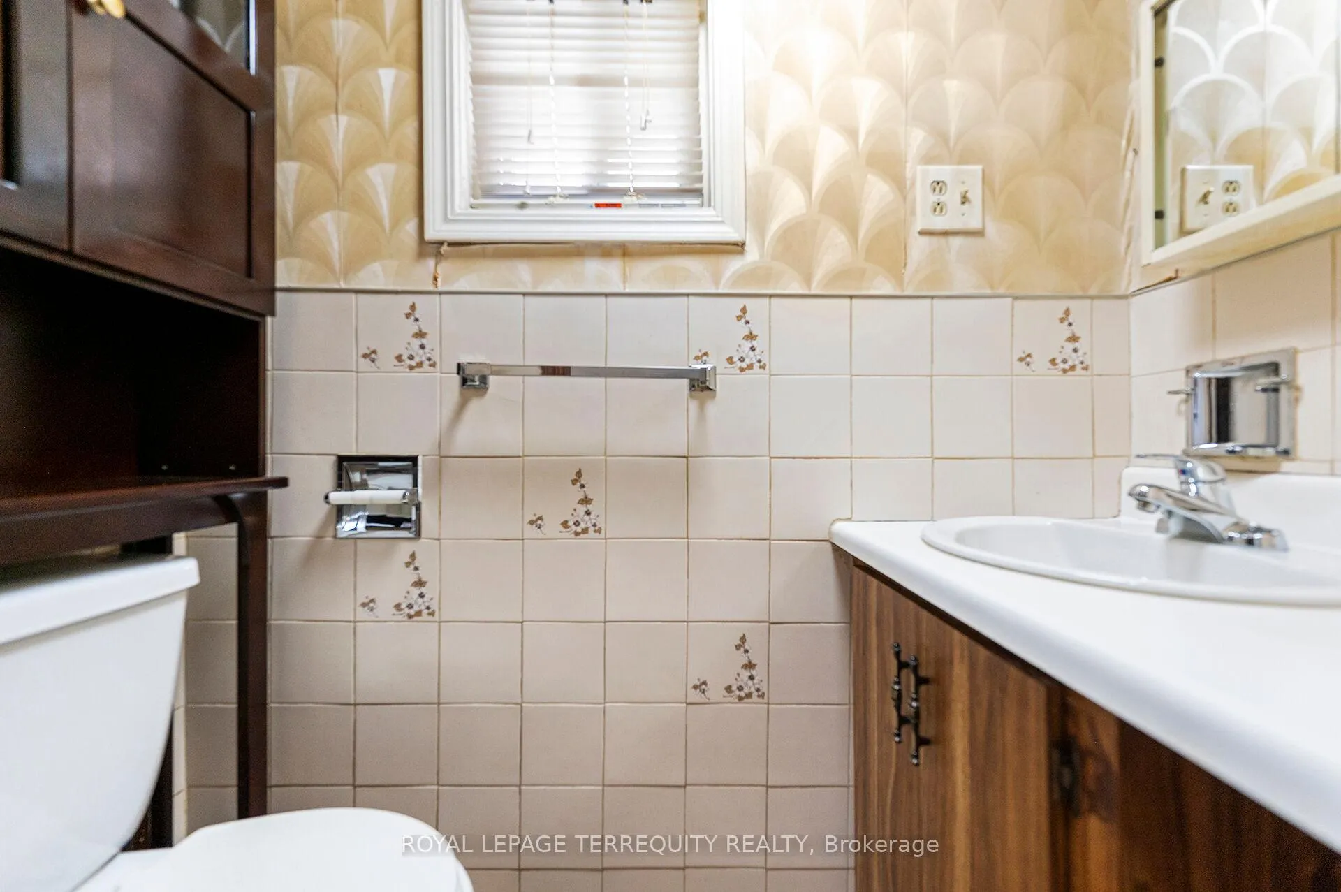 Photo 14 of 54 St Clair Gardens, Toronto, Corso Italia-Davenport — HOMEH