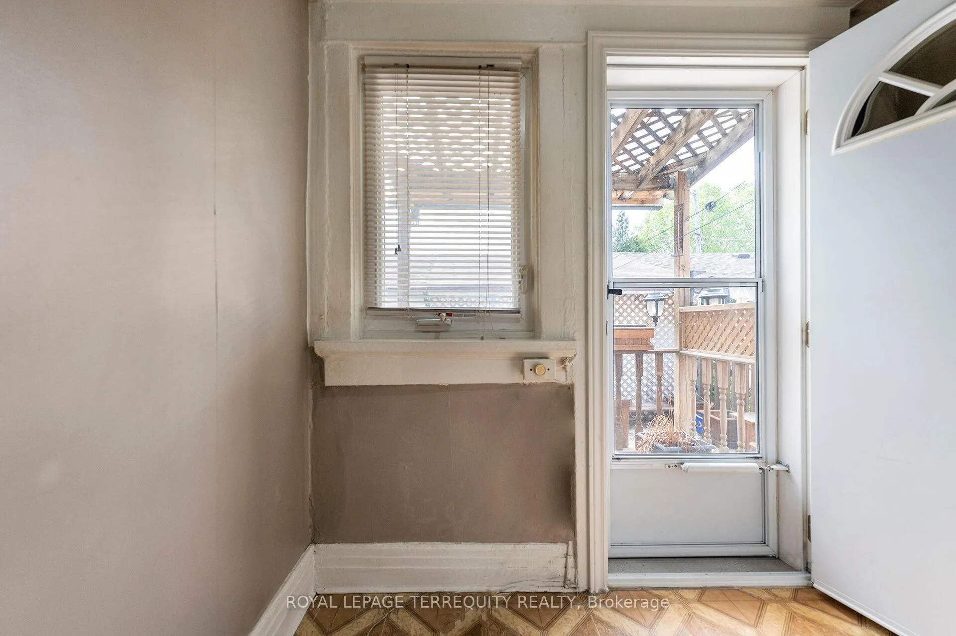 Photo 16 of 54 St Clair Gardens, Toronto, Corso Italia-Davenport — HOMEH
